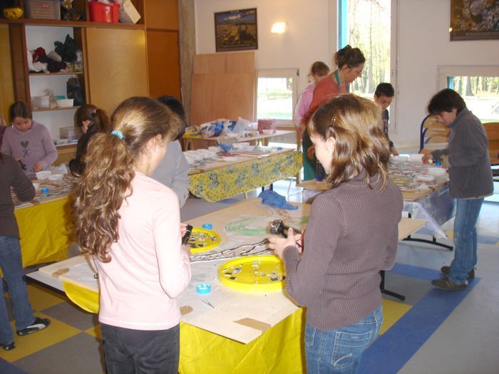 réalisation d'une fresque mosaïque à l'école Le Rosaire à St Leu la Forêt