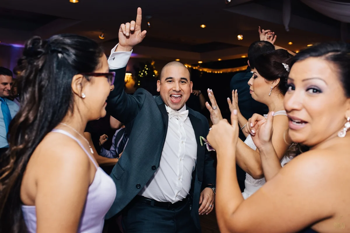 Jacaranda-Country-club-wedding-photographer-florida-venue-sonju-diana-marcos70.jpg