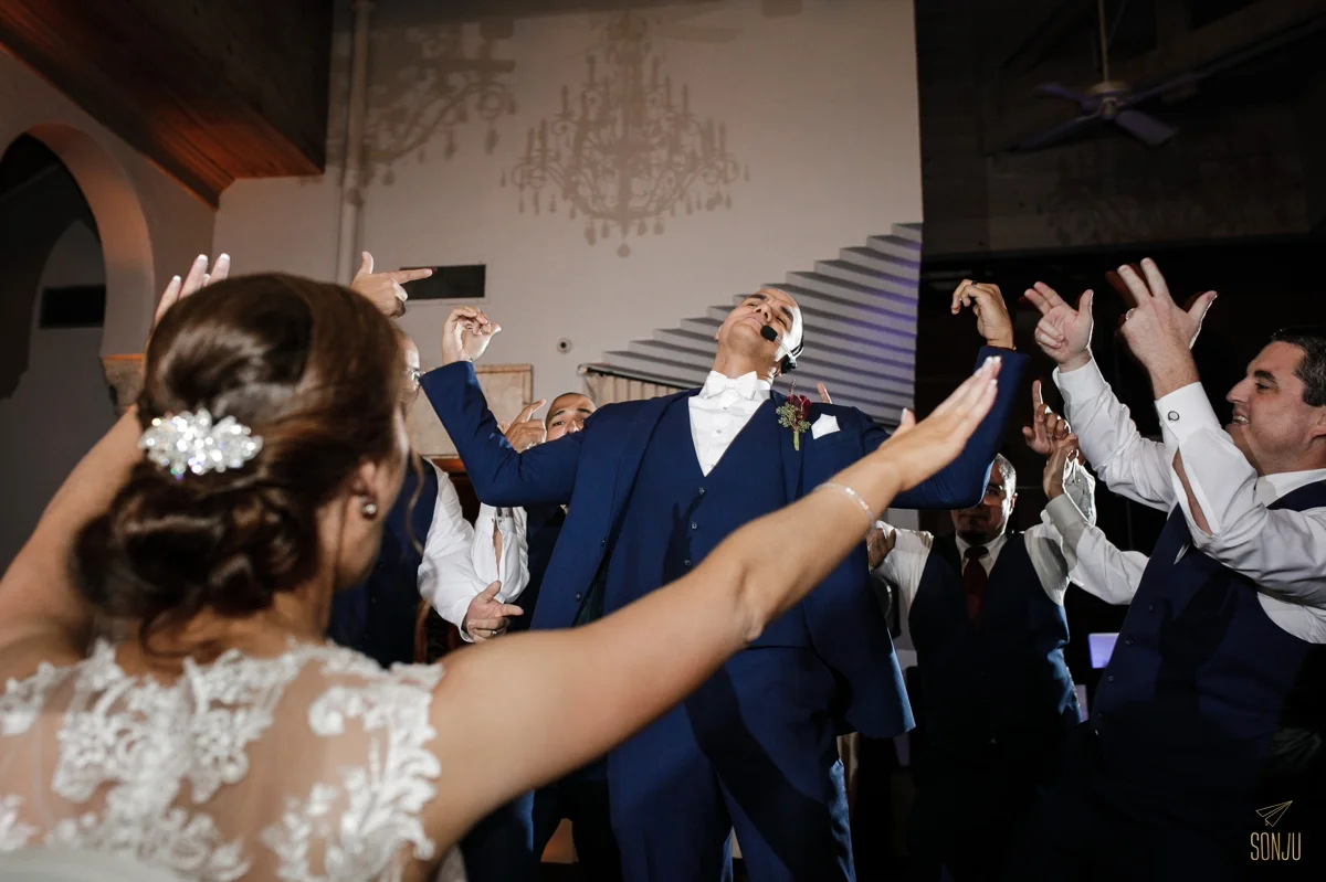 Groom-choreographed-dance-miami-wedding-photographer