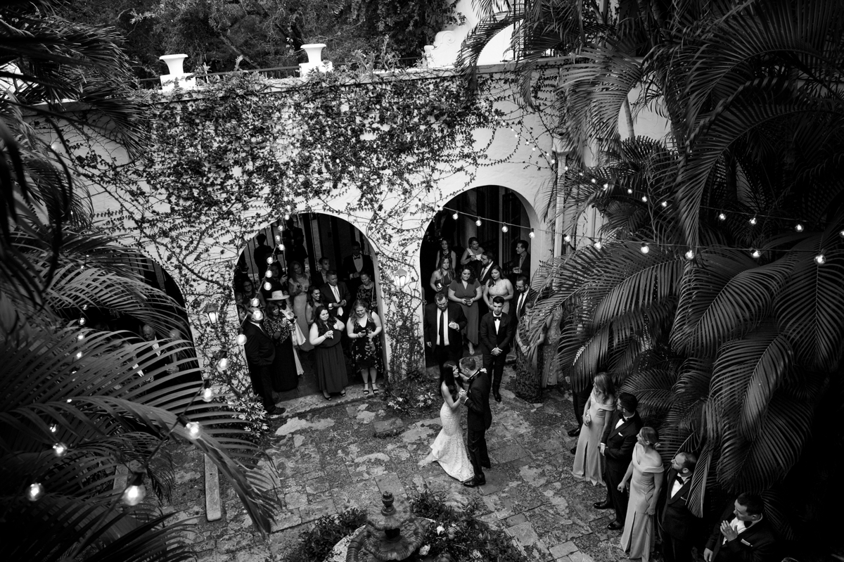 Villa-woodbine-courtyard-miami-wedding-photography