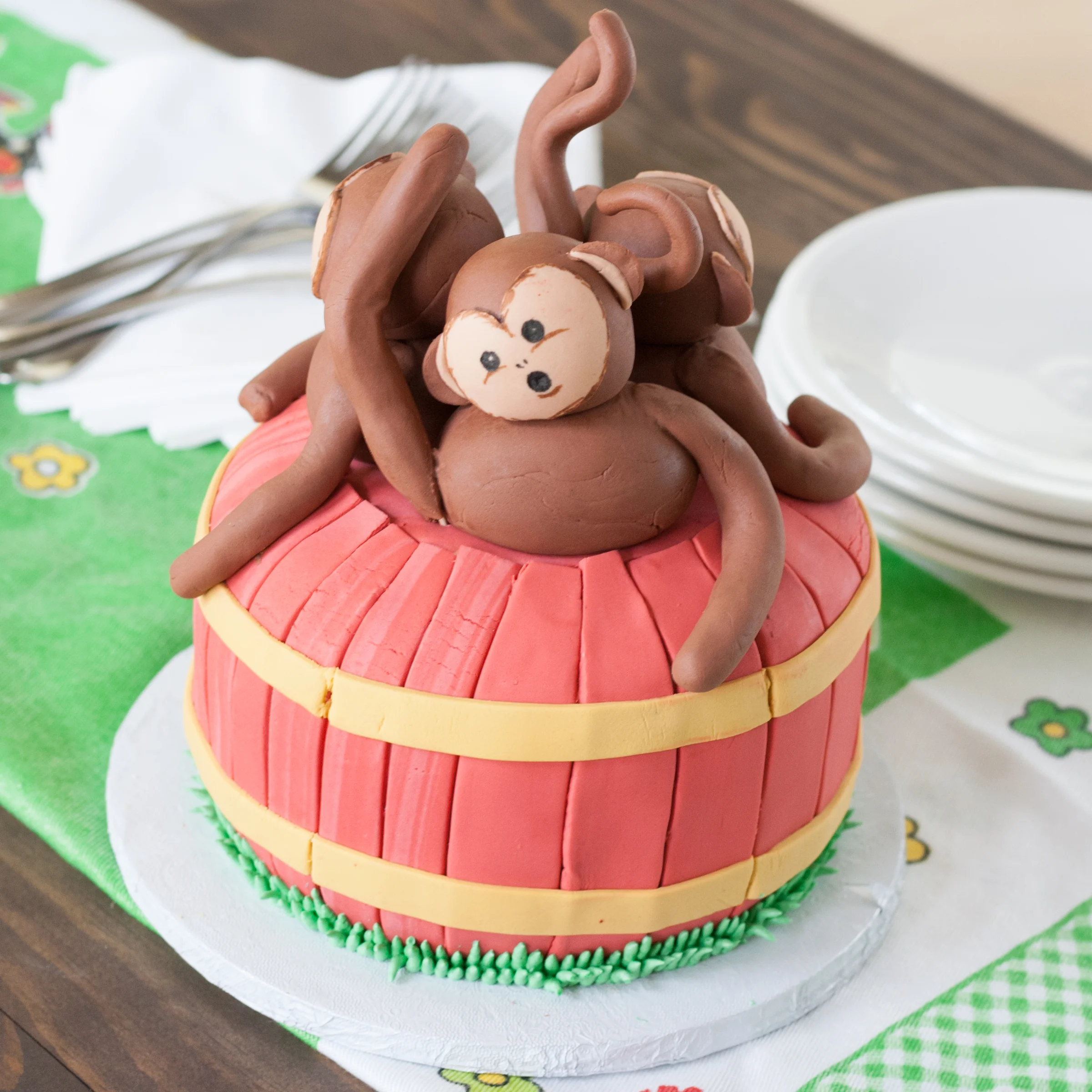 A13. Barrel of Monkeys Cake ($75 Deco).jpg