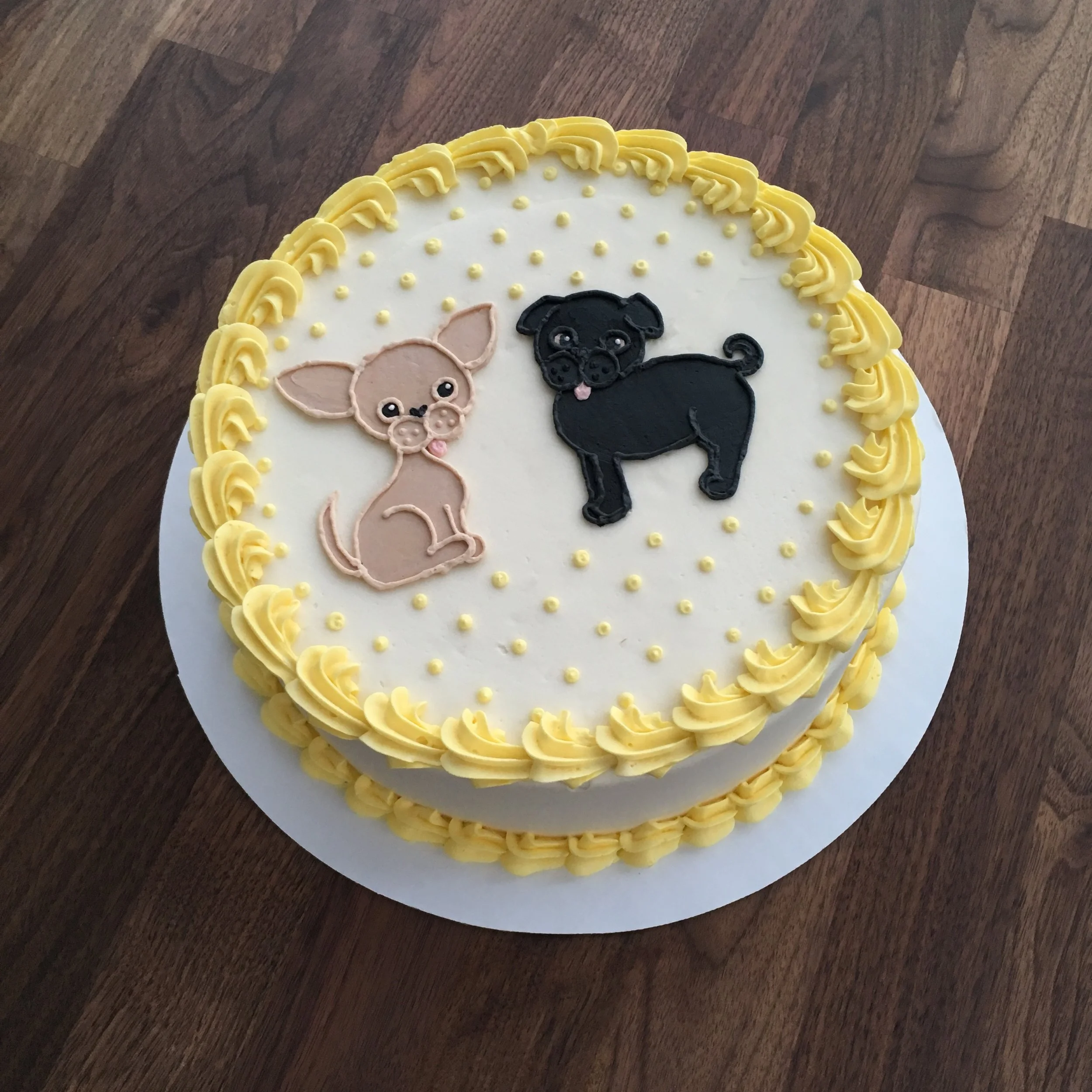 A9. Pug and Chihuahua Cake ($15 Deco).JPG