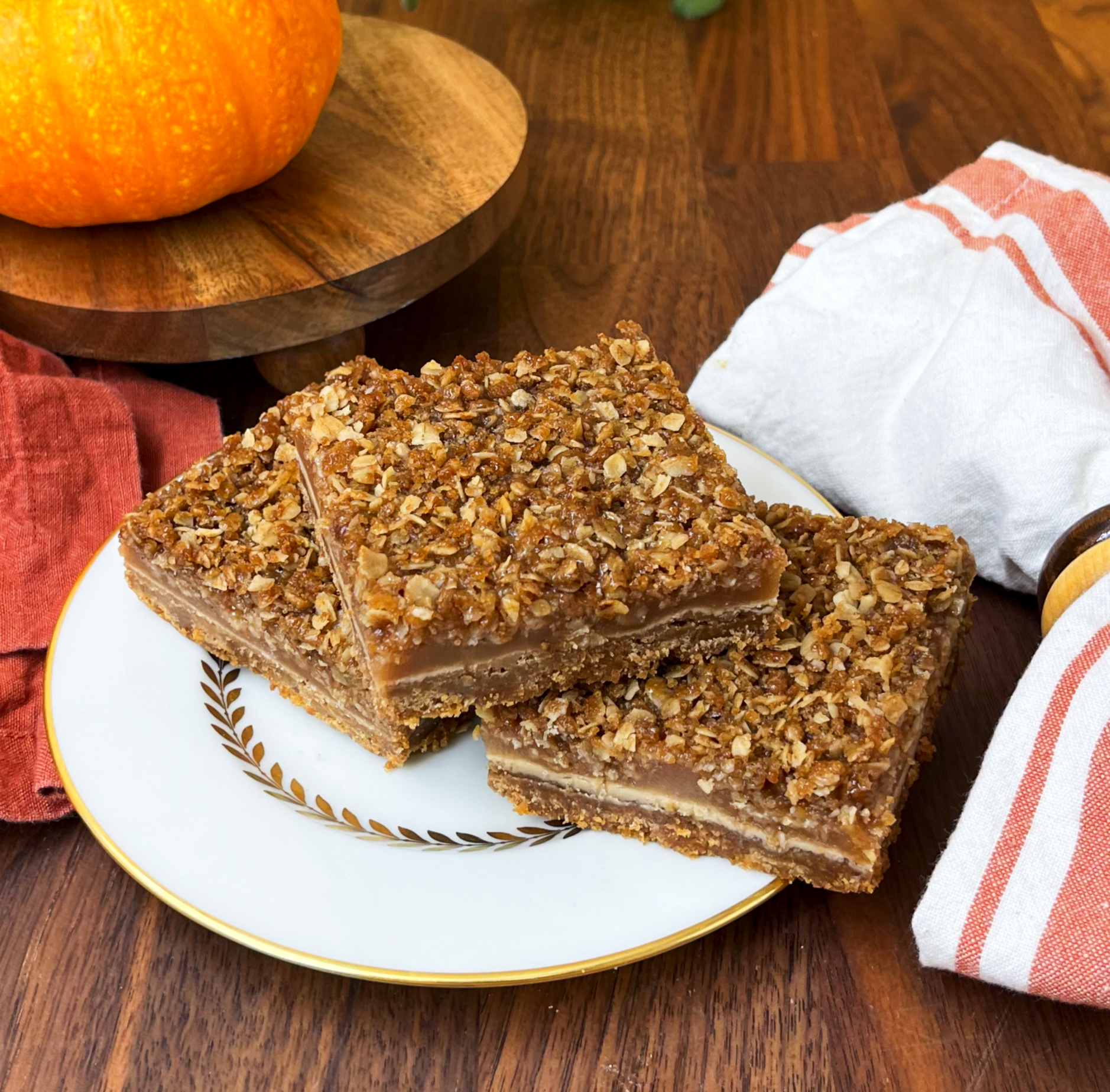 Vegan Apple Pie Bar-2(1).PNG