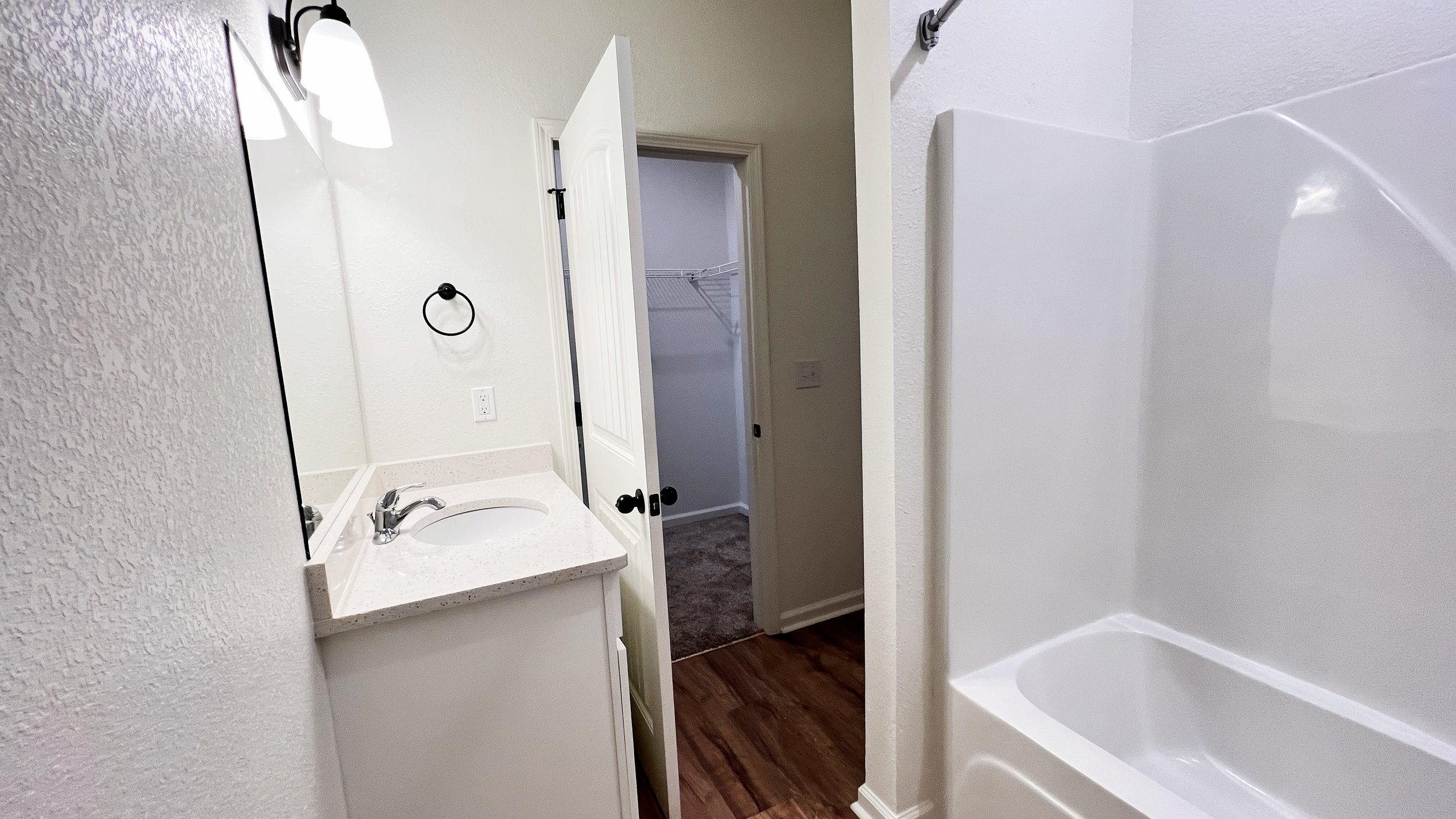 En-Suite Bathroom Second Bedroom | 2 Bedroom 2 Bath Apartment | The Chardonnay