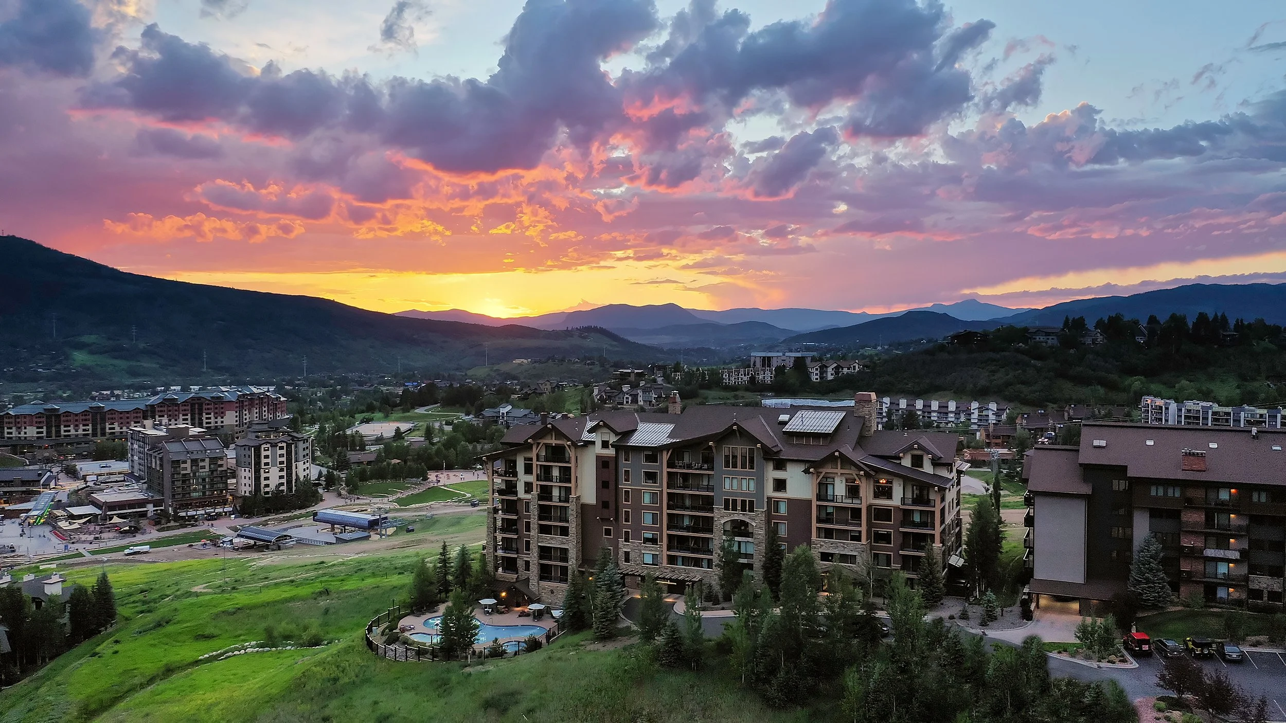 2410_Ski_Trail_Ln_Aerial_Twilight.jpg