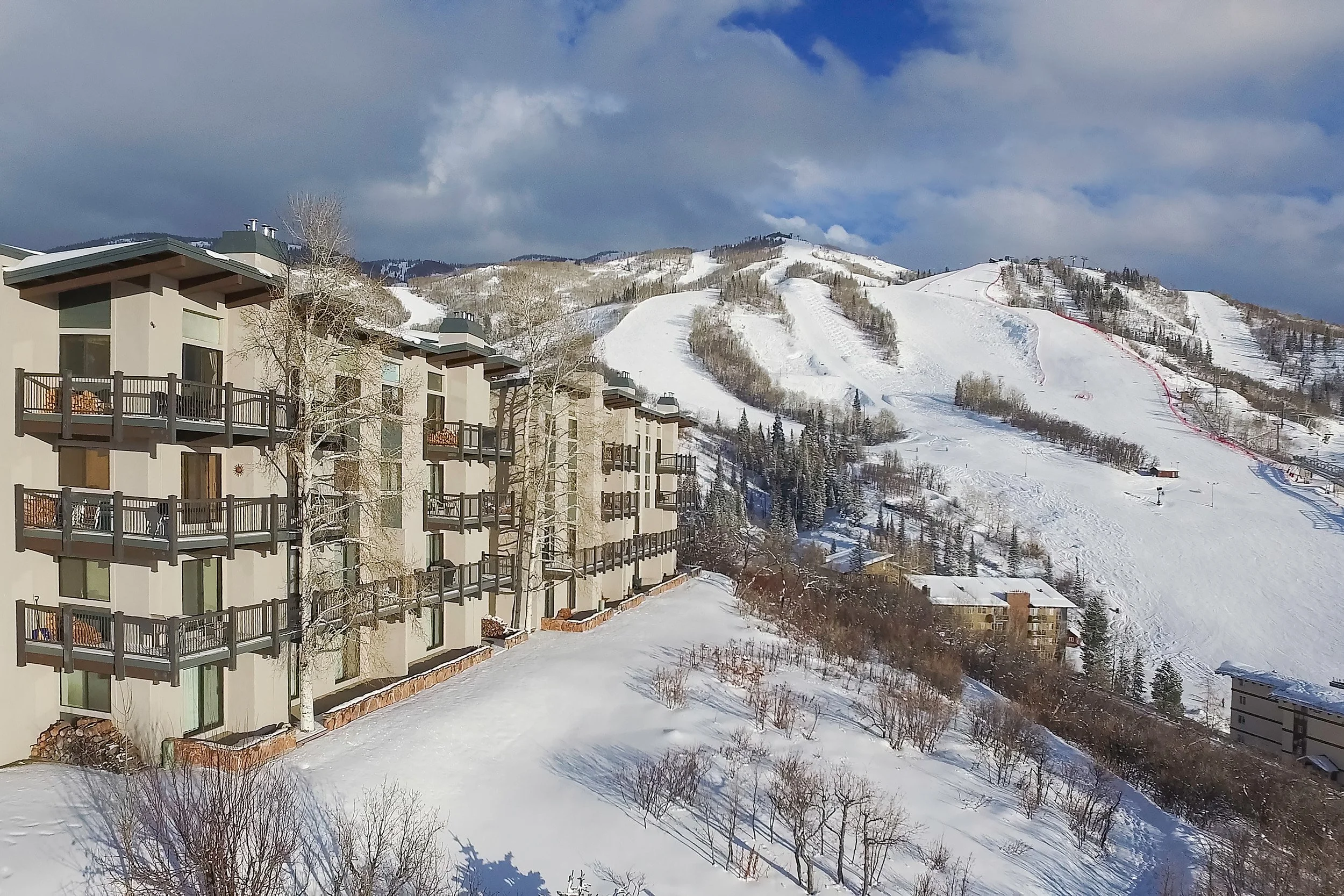 Storm-Meadows-Club-C-Condominiums-01.jpg