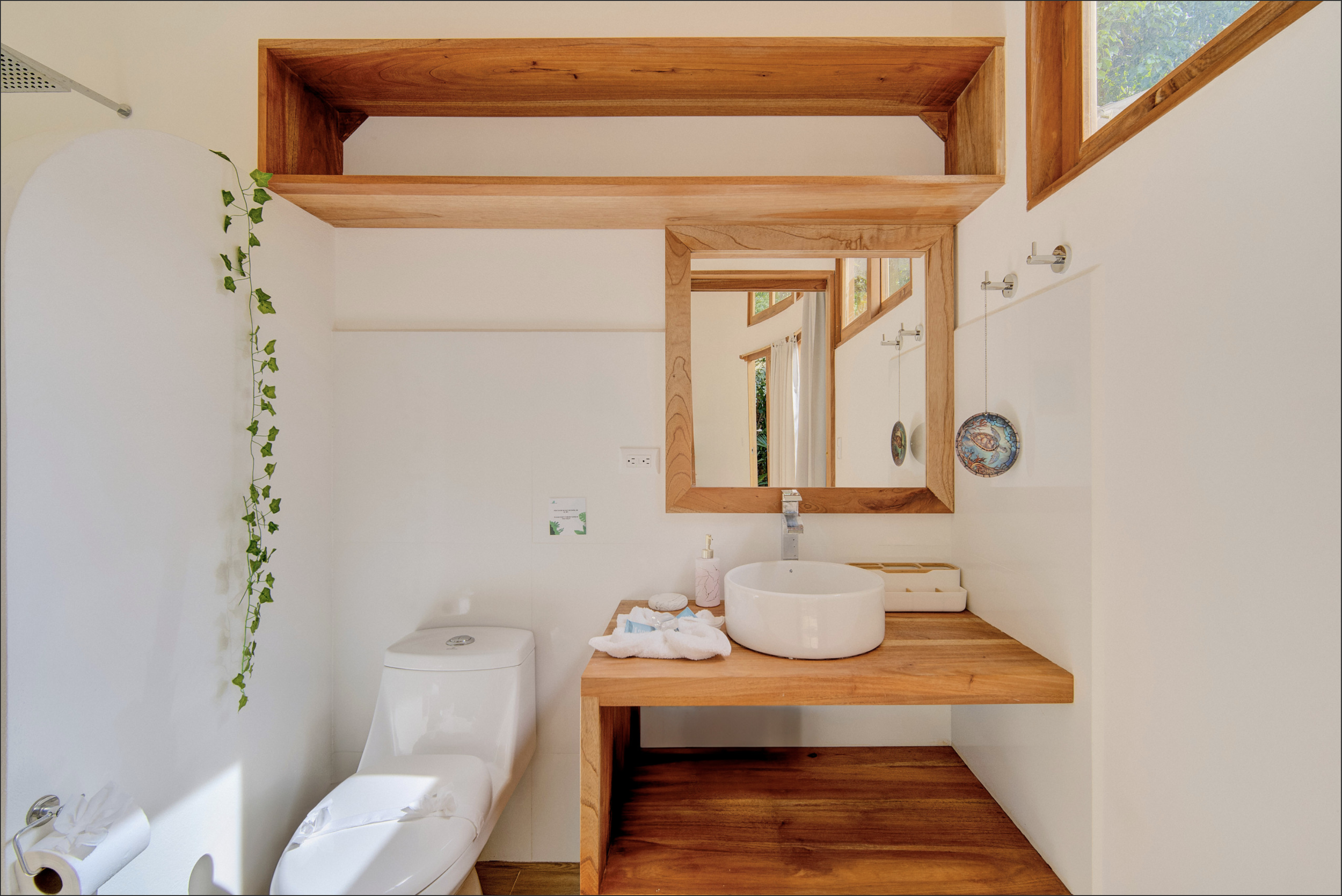 MERMAID TEMPLE BATHROOM 1.png