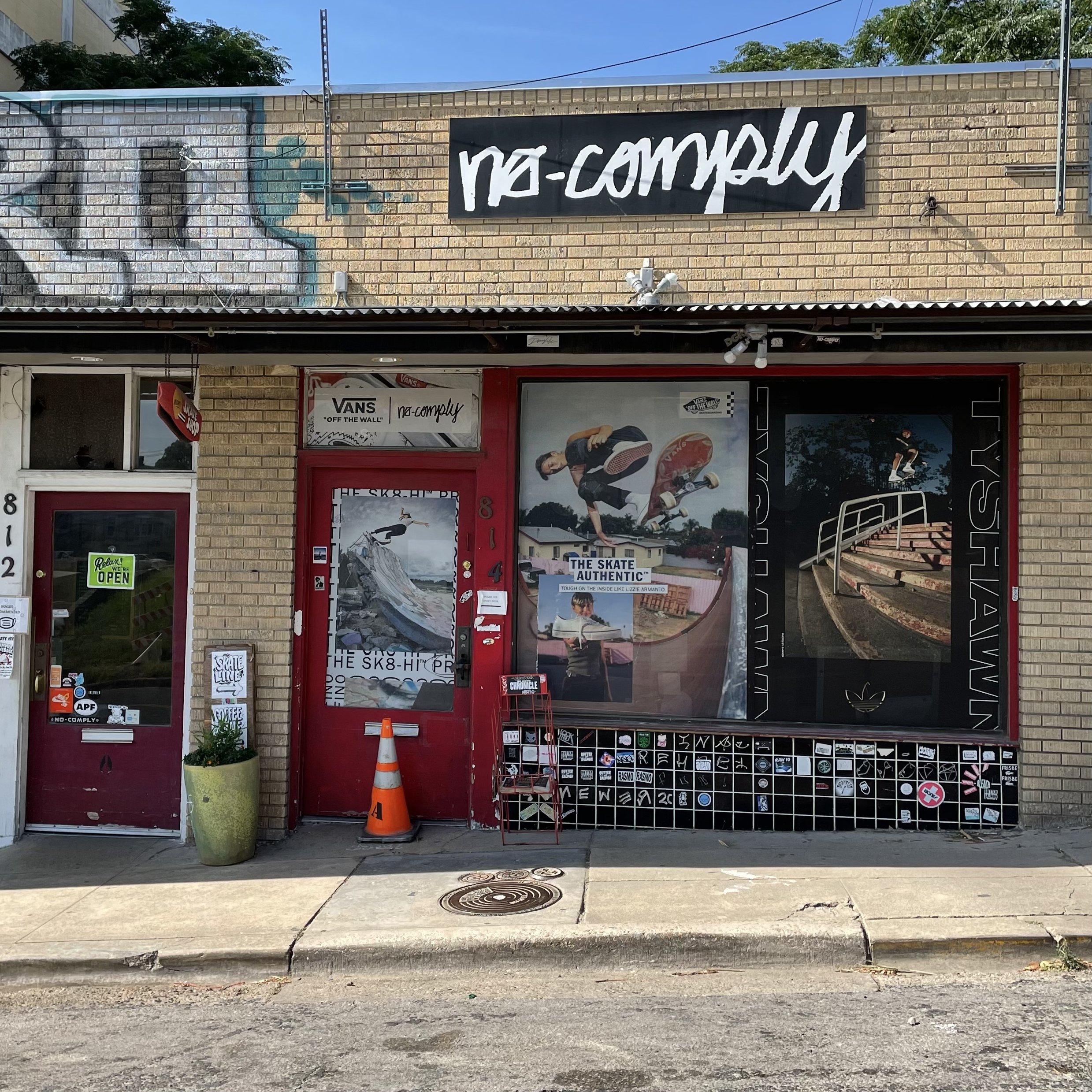 NO-COMPLY TYSHAWN LOW WINDOW.jpg