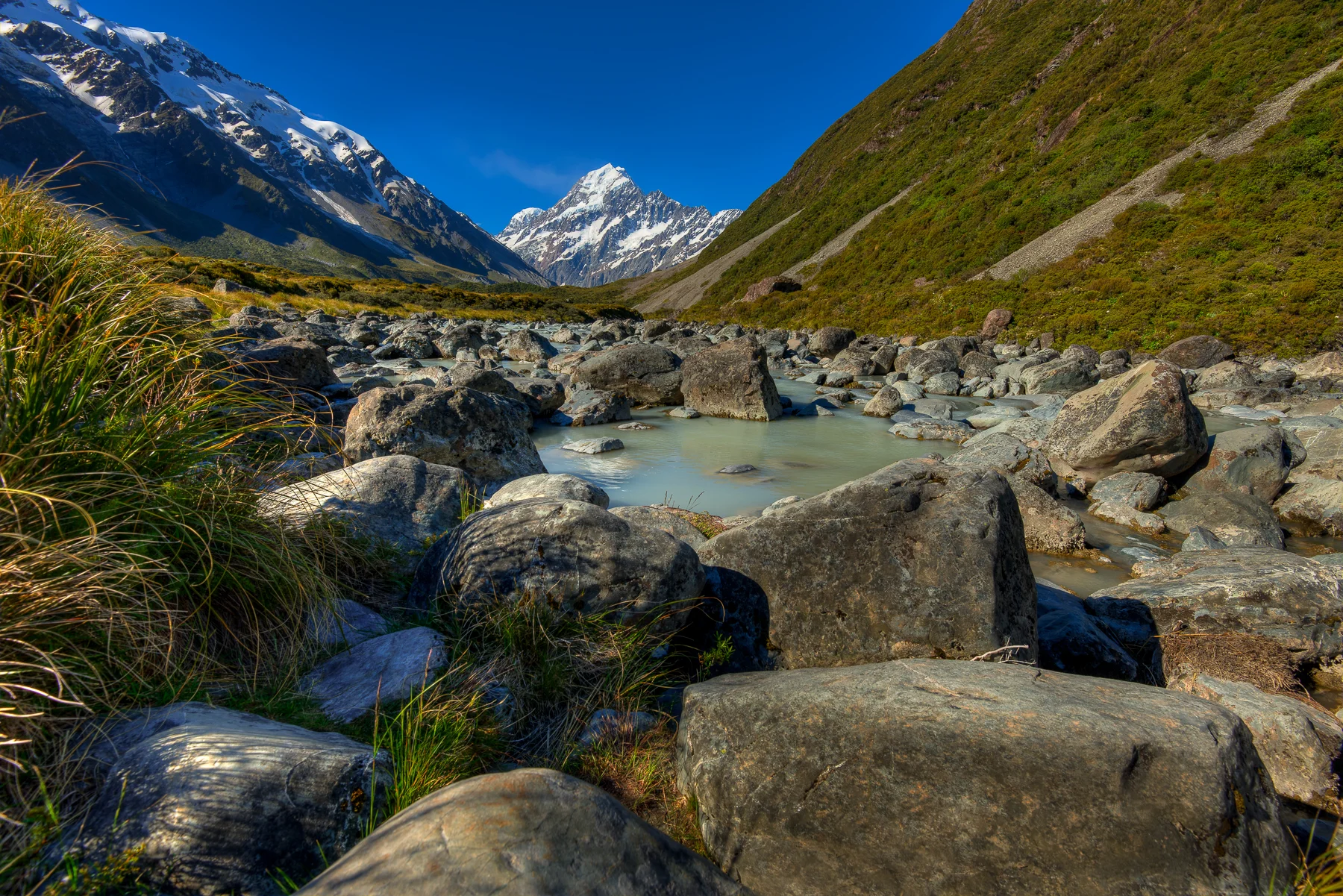 Mt Cook looking through valley