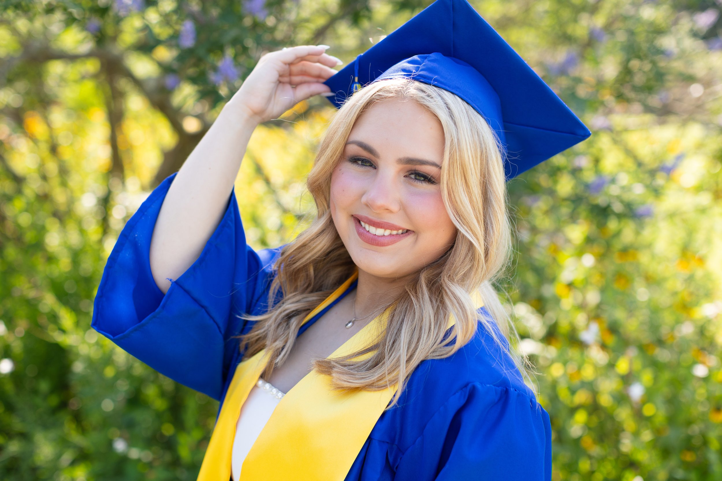 Cap + Gown Minis [2026]-0018.jpg
