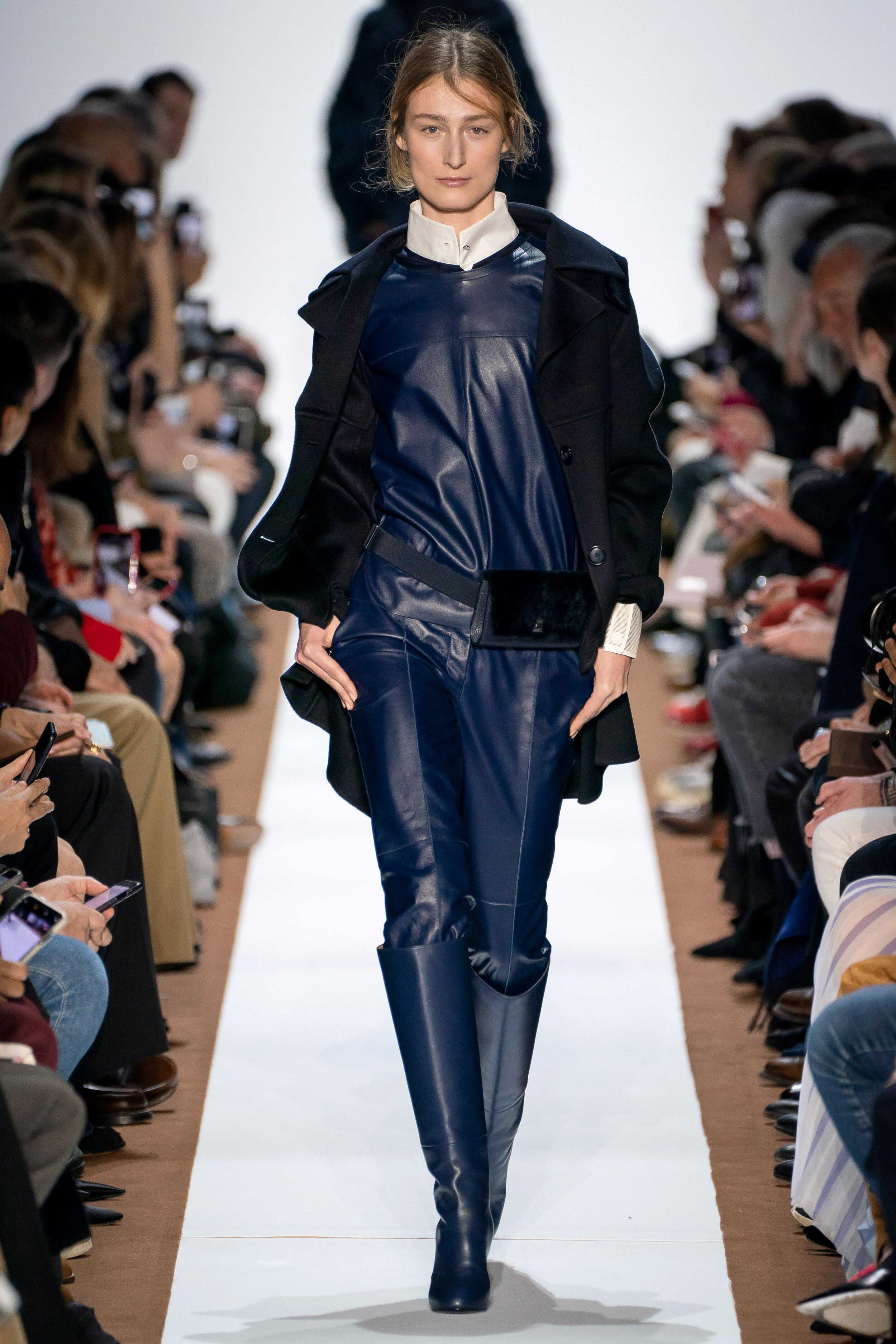 Akris-Runway-Fall-Winter-2019-Fall-Winter-2019-trends-Runway-coverage-Ready-To-Wear-Vogue-colored-leather.jpg