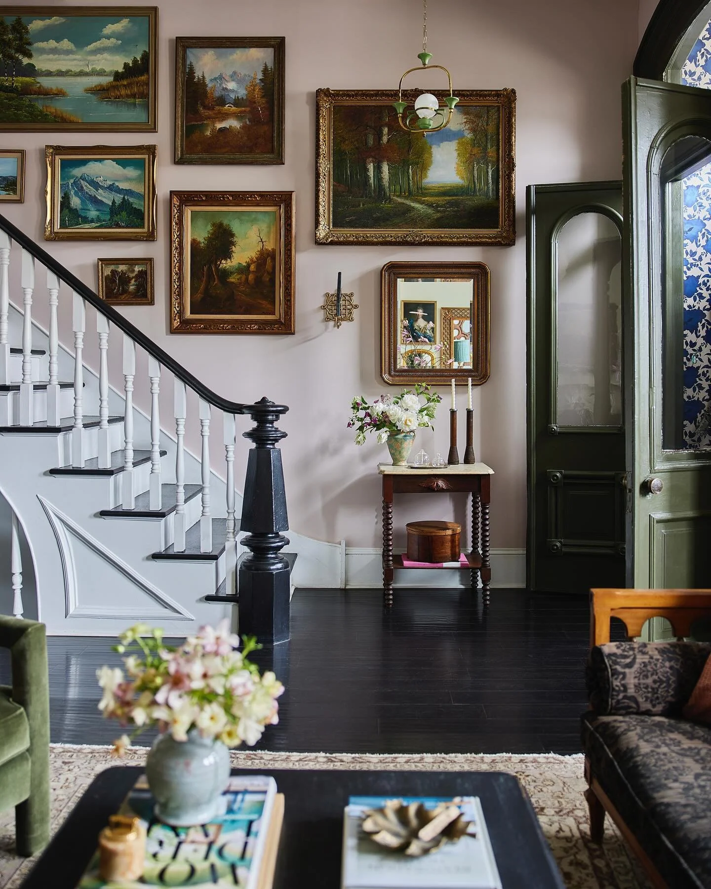 To do: HANG ART  @abigail.morris.interiors @brandidevers