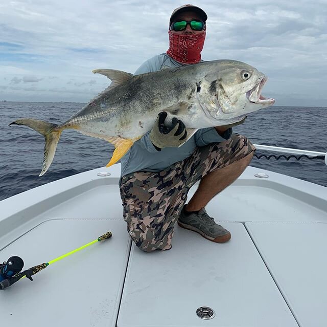 Lots of big jacks, tunny and kingfish on the slow pitch off Jupiter. Lots of fun on such light tackle. Every drop was a bite.  #mantisinshore #hbestero #raymarine #slowpitchjigging #jackcrevalle #jupiterflorida