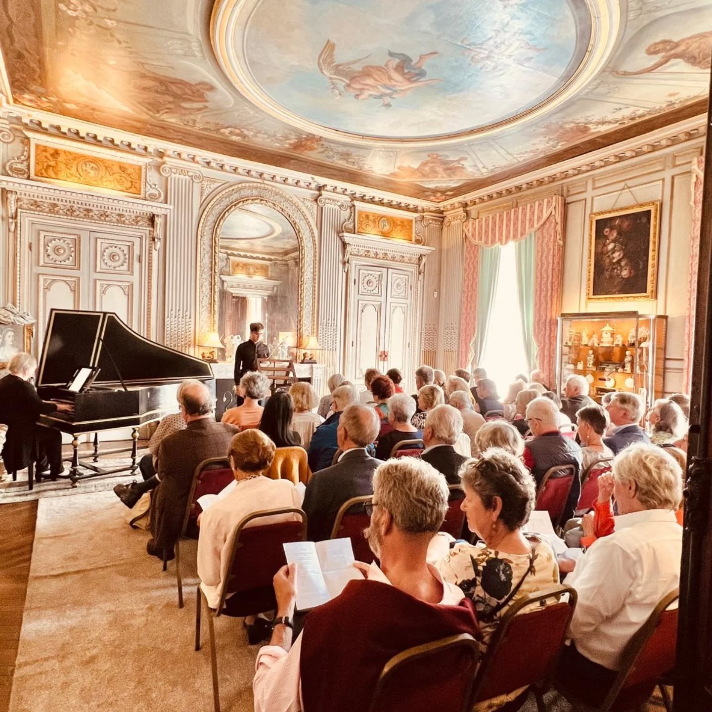 1000 thanks to Marta and Géraud for having us in this very special place. I highly recommend visiting the magnificent @chateaudebonneval if you can. Come check it out!
#chateaudebonneval #bach #violin #harpsichord