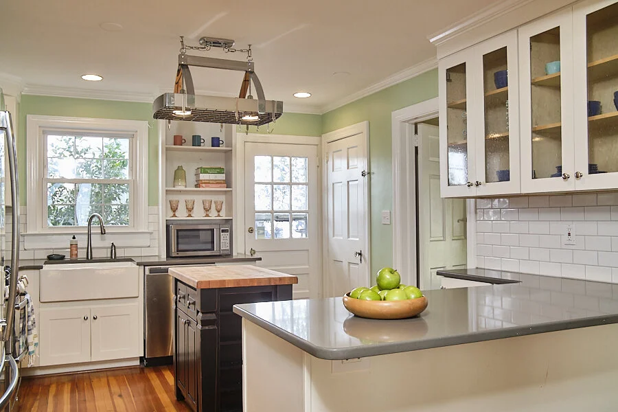 06 kitchen.jpg