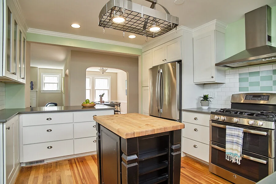 07 kitchen.jpg