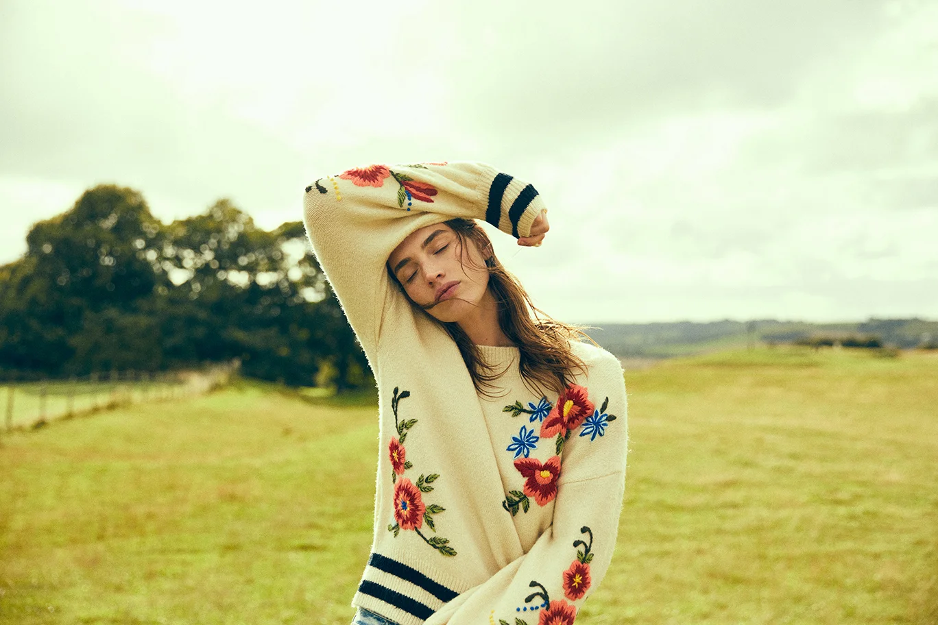 ANTHROPOLOGIE_SEP17_WC_Lookbook_Weekend Away_Embroidery_Embroided Sweater_001_post_JR.jpg