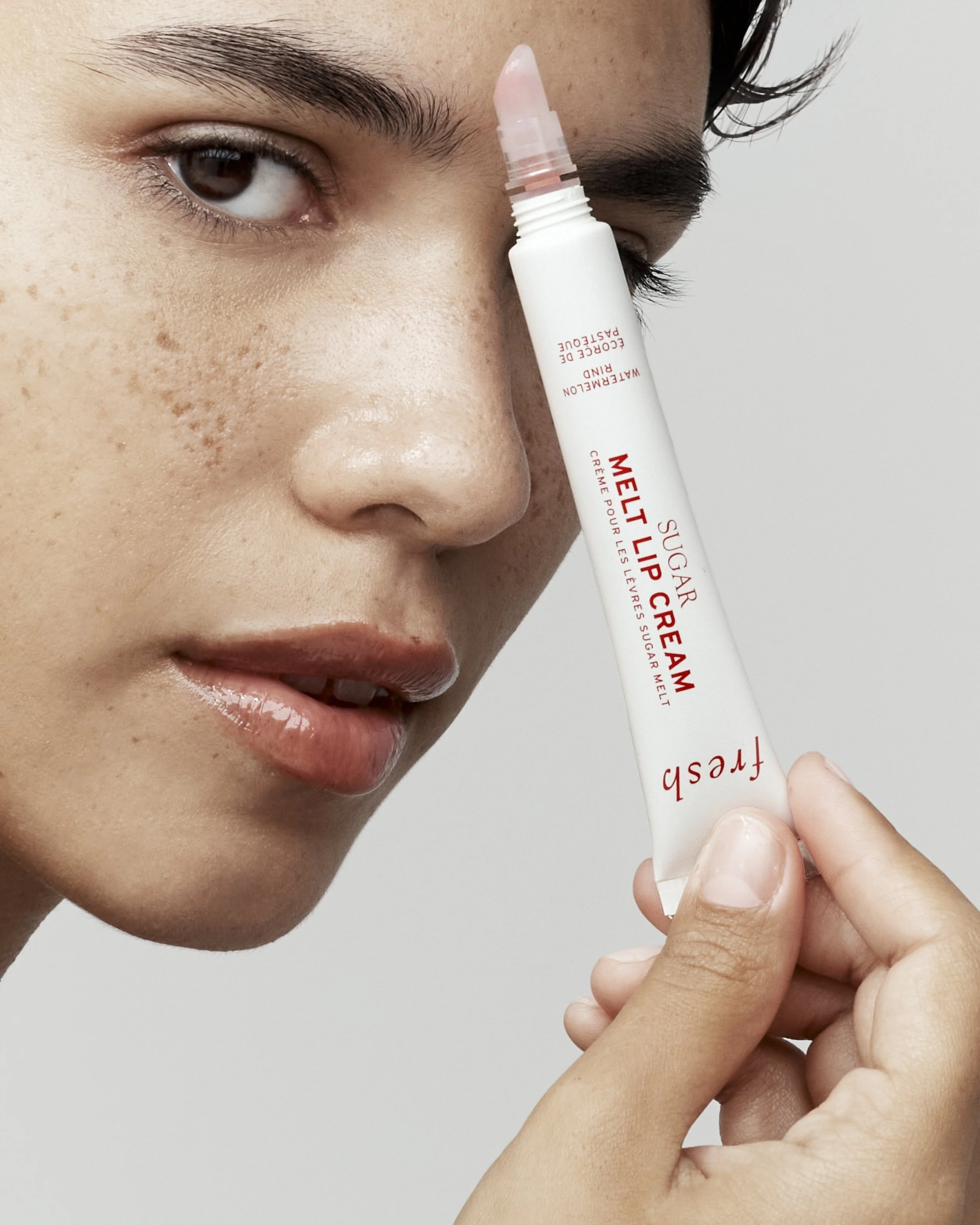 LIPCREAM_DIGITAL_APP_SHOT06_WM_195_v1 copy.jpg