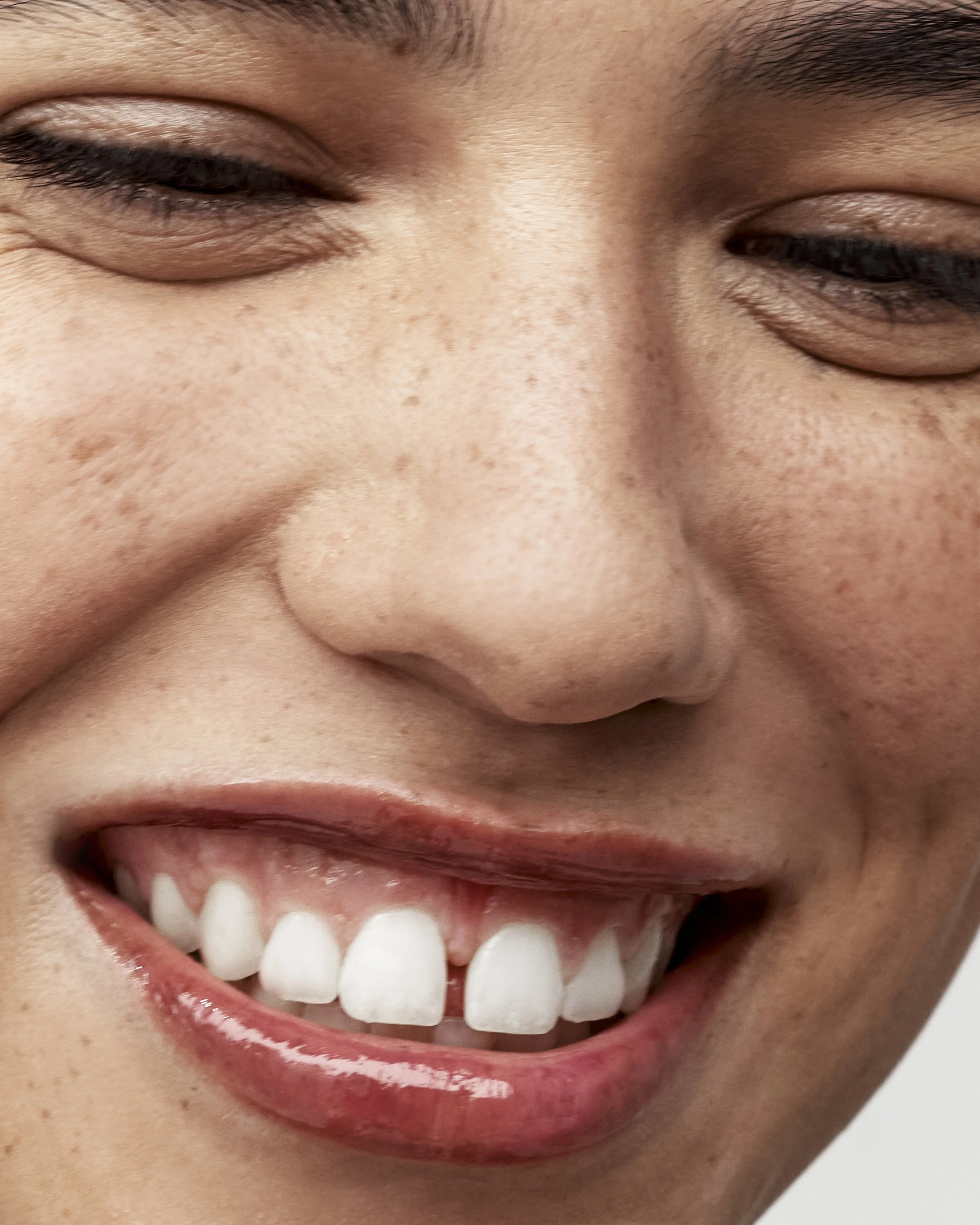 LIPCREAM_DIGITAL_APP_SHOT07_BO_205_v1 copy.jpg