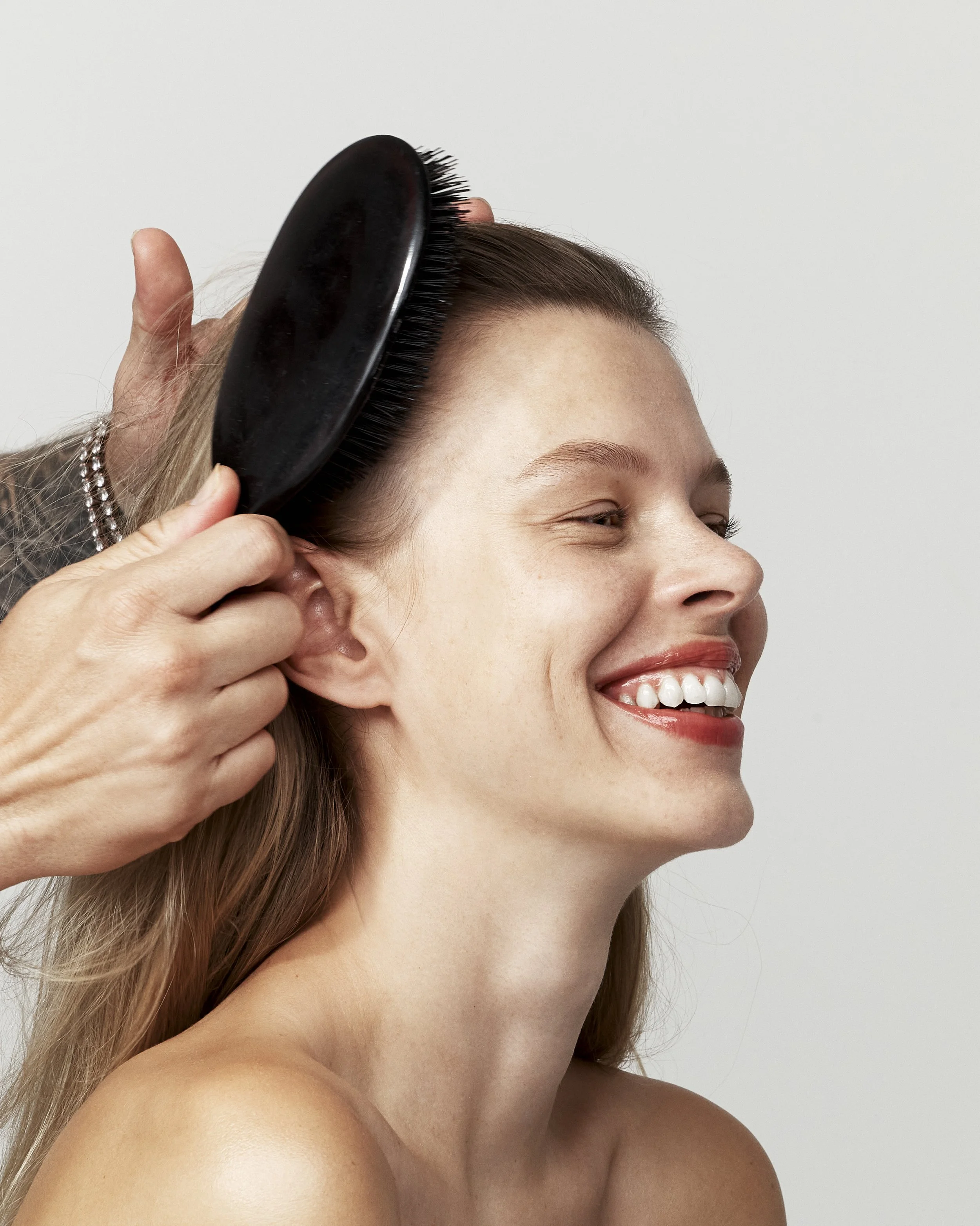 LIPCREAM_DIGITAL_BEAUTY_SHOT01_WM_101_v1 copy.jpg