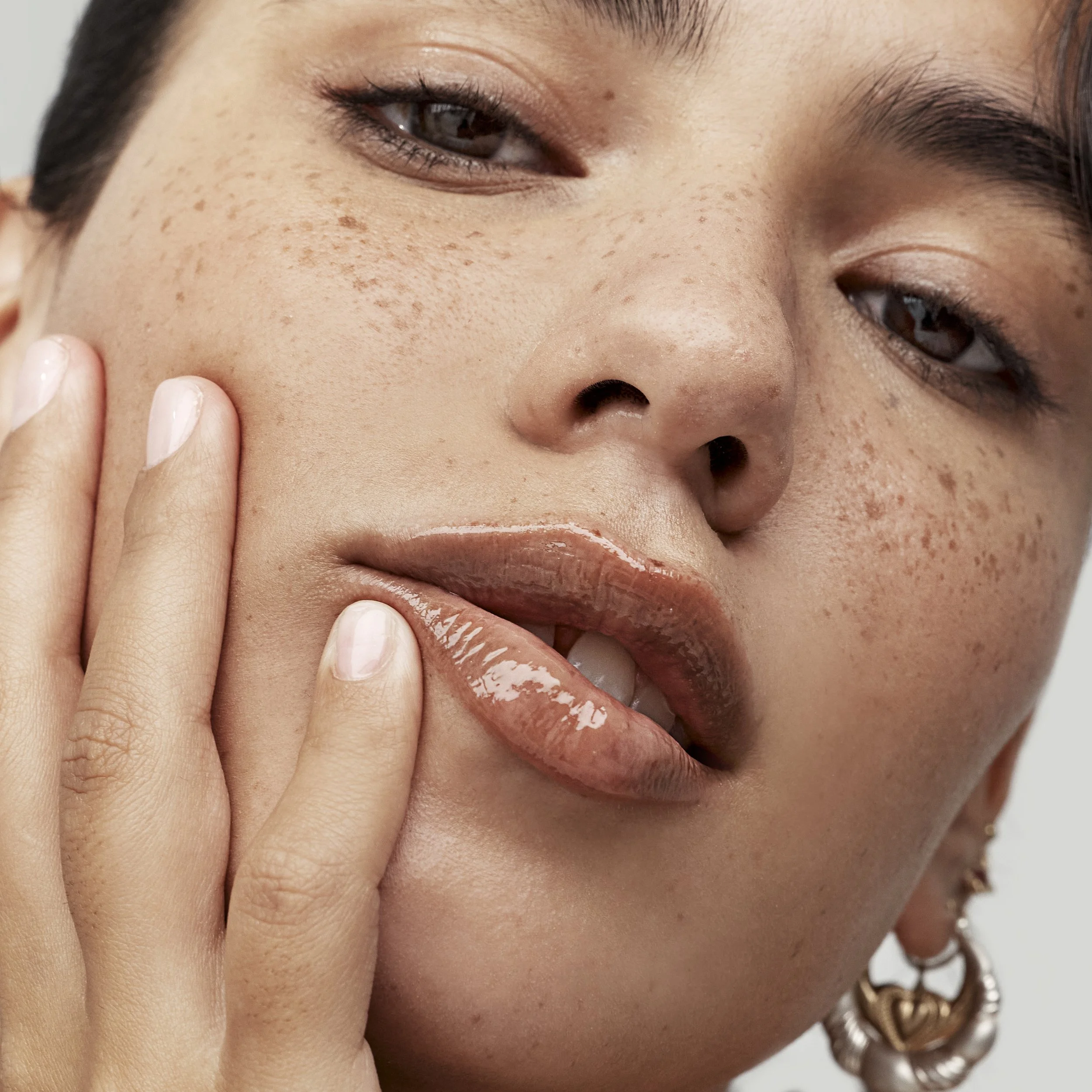 LIPCREAM_DIGITAL_BEAUTY_SHOT02_MANGO_067_v1 copy.jpg