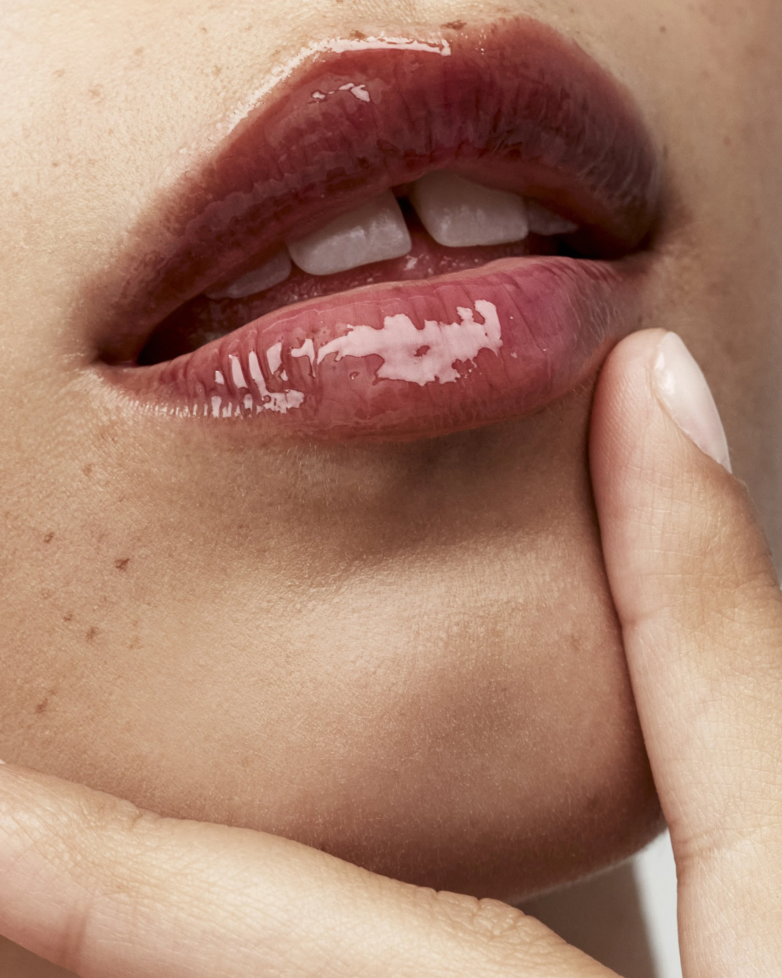 LIPCREAM_DIGITAL_BEAUTY_SHOT07_BO_139_v1 copy.jpg