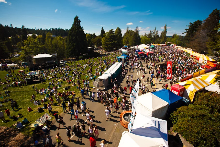 Wideshot of booths stage.jpg