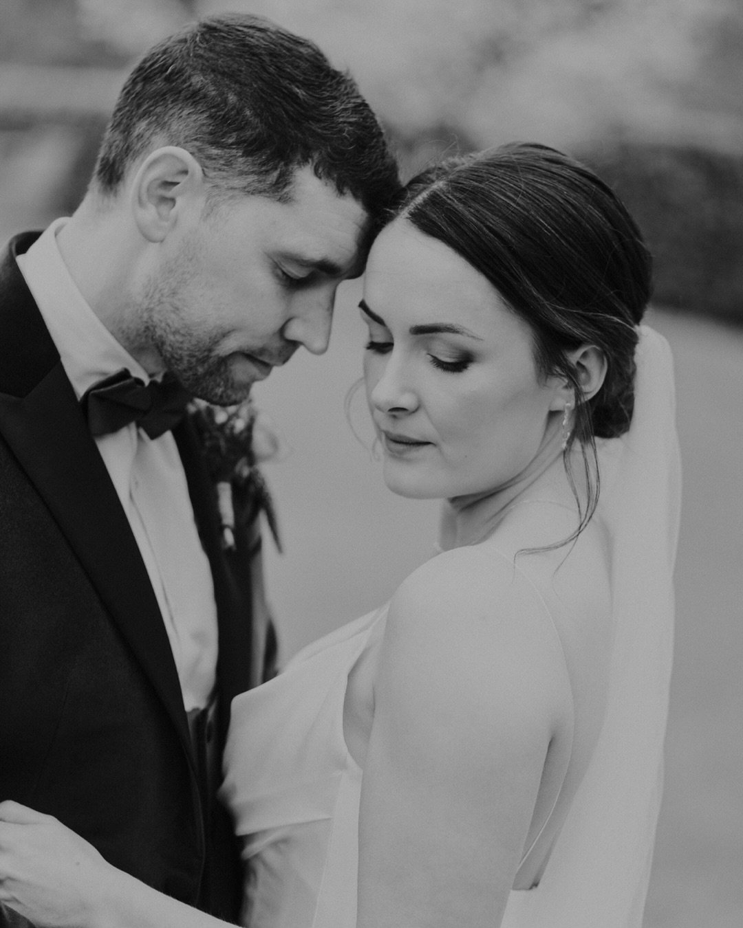🖤A little monochrome never hurt nobody! 🤍
Aine + Patrick your wedding day was simply magical ✨
I am excited to create your wedding album filled with so many of these stunning portraits! 📸 
📍 @cabracastlehotel @romanticcastlesofireland 

#bradleyh