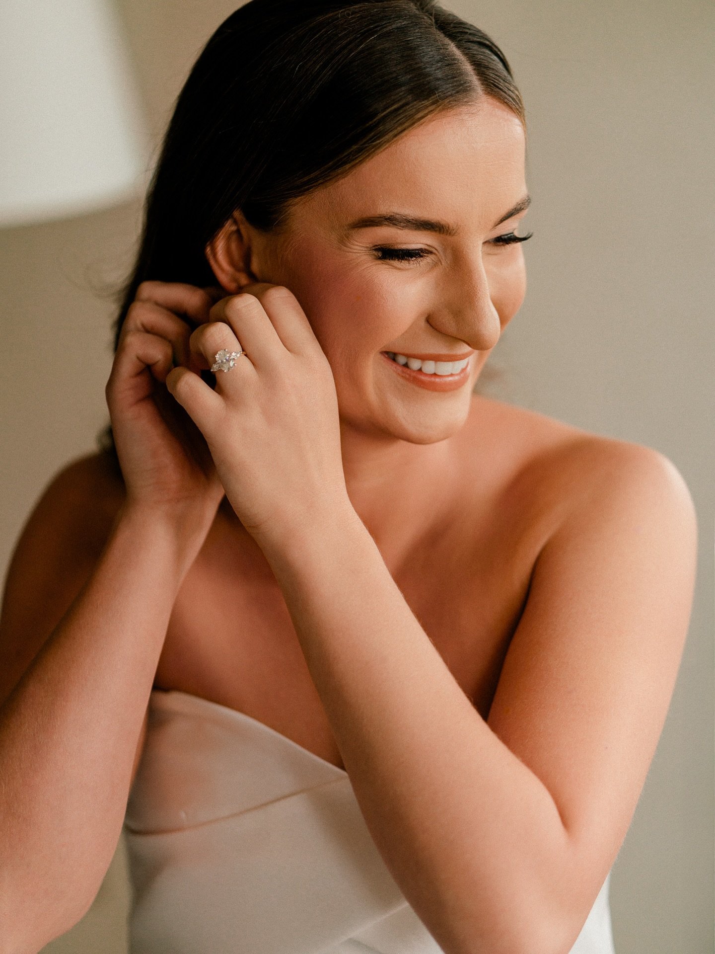 ✨ Anna ✨ minutes before she left to marry the love of her life James. 🤍
We can&rsquo;t wait to share more of this stunning wedding, which all took place at @lougherneresort Northern Ireland.

@irma.hairstylist 
@laurencartonmakeup 
@memoriesinmotion