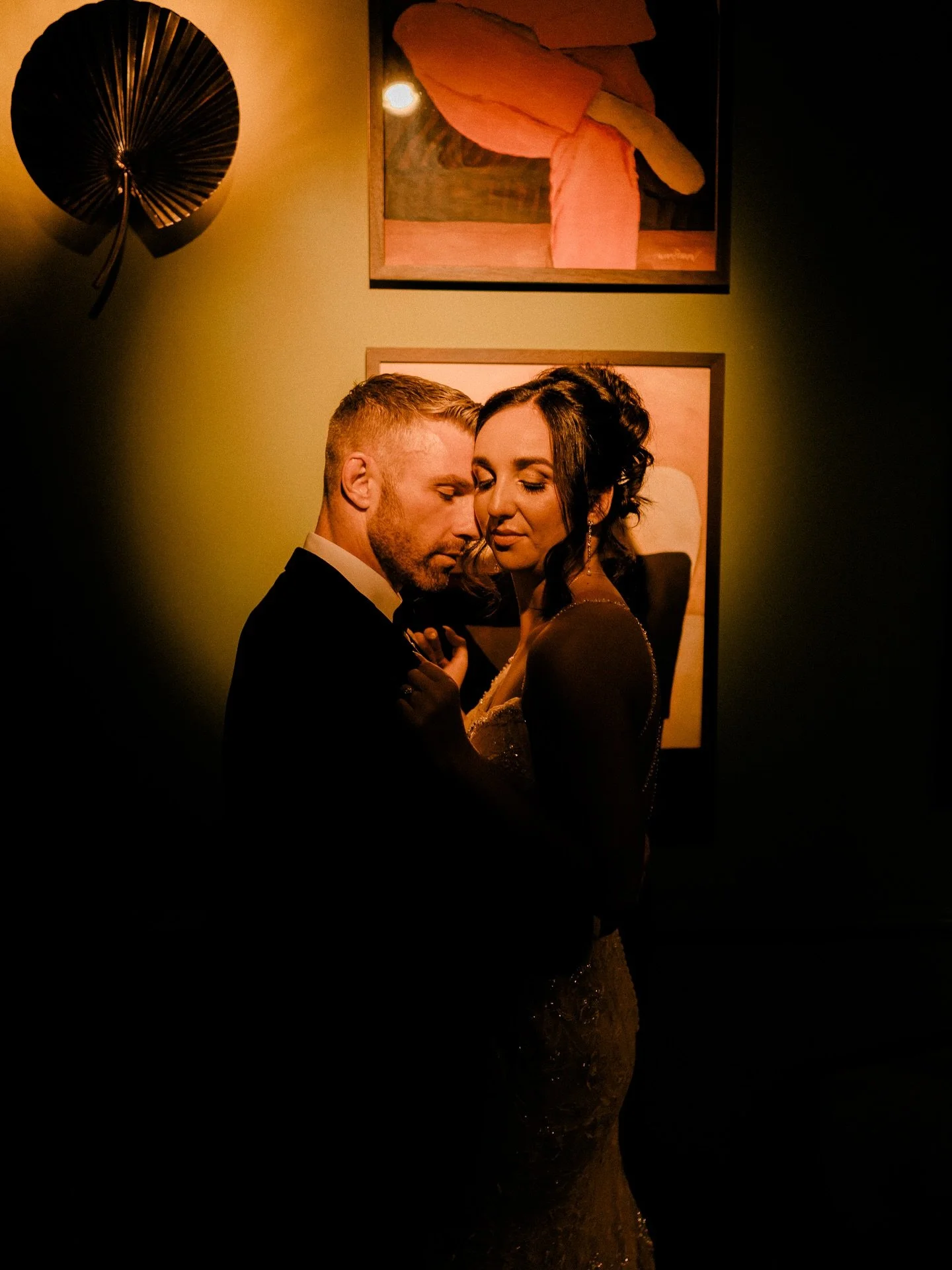 Shannon &amp; Alan&rsquo;s Belfast City Wedding 💒 
📍 @margotbelfast brand new lounge was the perfect spot for some off camera flash &amp; moody portraits! 
Thankyou both for a wonderful day in the big smoke. Congratulations to you both. 🥂 

Vendor