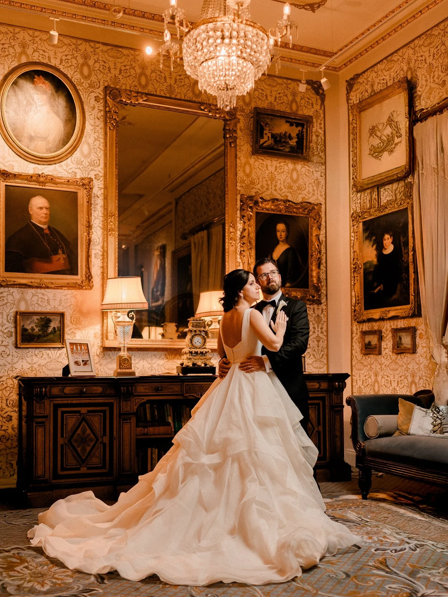 โจ Gabi & Ross โจ 
๐ง๐ท meets ๐ฎ๐ช 
An incredible day at @cabracastlehotel capturing this gorgeous couple who finally got to say “I do” surrounded by their nearest and dearest. 
I really enjoyed getting to meet you both and your famili