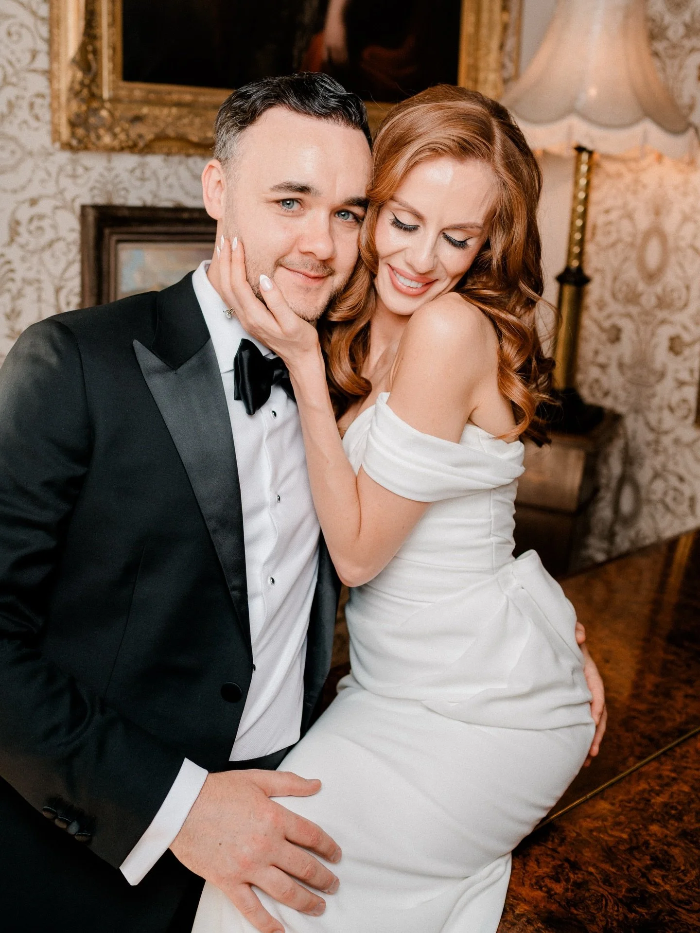 Rebecca &amp; Aaron! 💋 
📍 @cabracastlehotel 

The most beautiful day spent with you both. Thanks for having me along to photograph your wedding day! ✨ 
Wedding Vendors tagged! 

#bradleyhendersonphotography #irishweddingphotographer #cabracastlehot