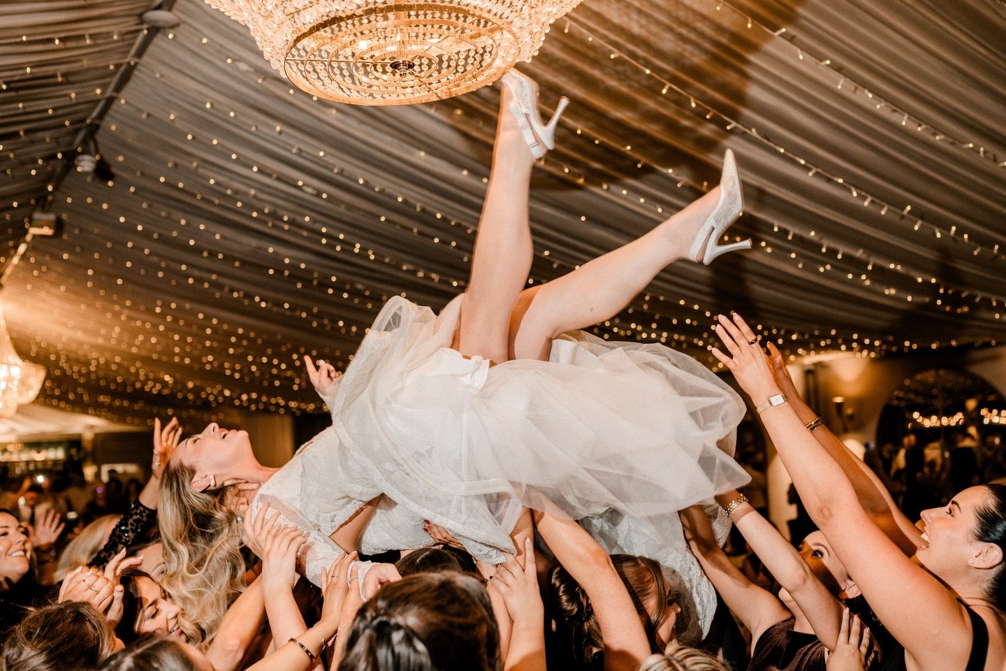 The perfect cocktail:

🍸 Mix equal parts @maddenrapareesgac 
@ballymacnabcamogie 

🪩 Shake in a little @dj_magiggs 

🫶 Top the cocktail with ceol agus craic 

🏆 Garnish with the championship cup!

A winning combo if you ask me! 👏 
Huge congratul