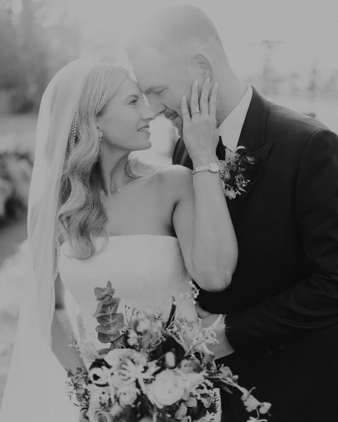 ✨ Mr &amp; Mrs Costello ✨

Emma &amp; Ronan - you are made for eachother 🫶

From their couples shoot in Carlingford to the day itself in the gorgeous @darver_castle - we really enjoyed getting to know these two. 
Their love for eachother, their wint