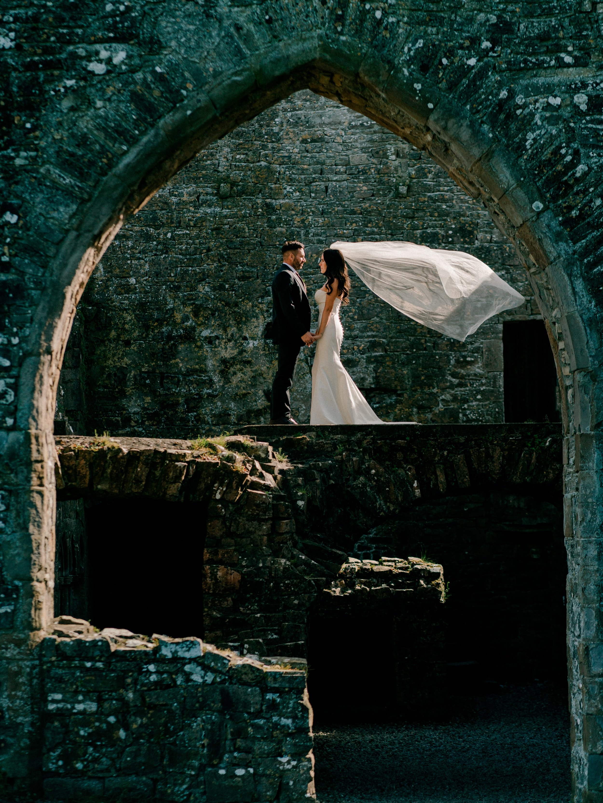 🤍✨ Just Married ✨🤍
@paraicsullivan &amp; @shiv_sullivan 

An incredible day capturing the love between Paraic &amp; Siobhan. Thankyou for having me along 📸

Enroute to @ballymagarveyvillage we pit-stopped at Bective Abbey for some stunning couple 