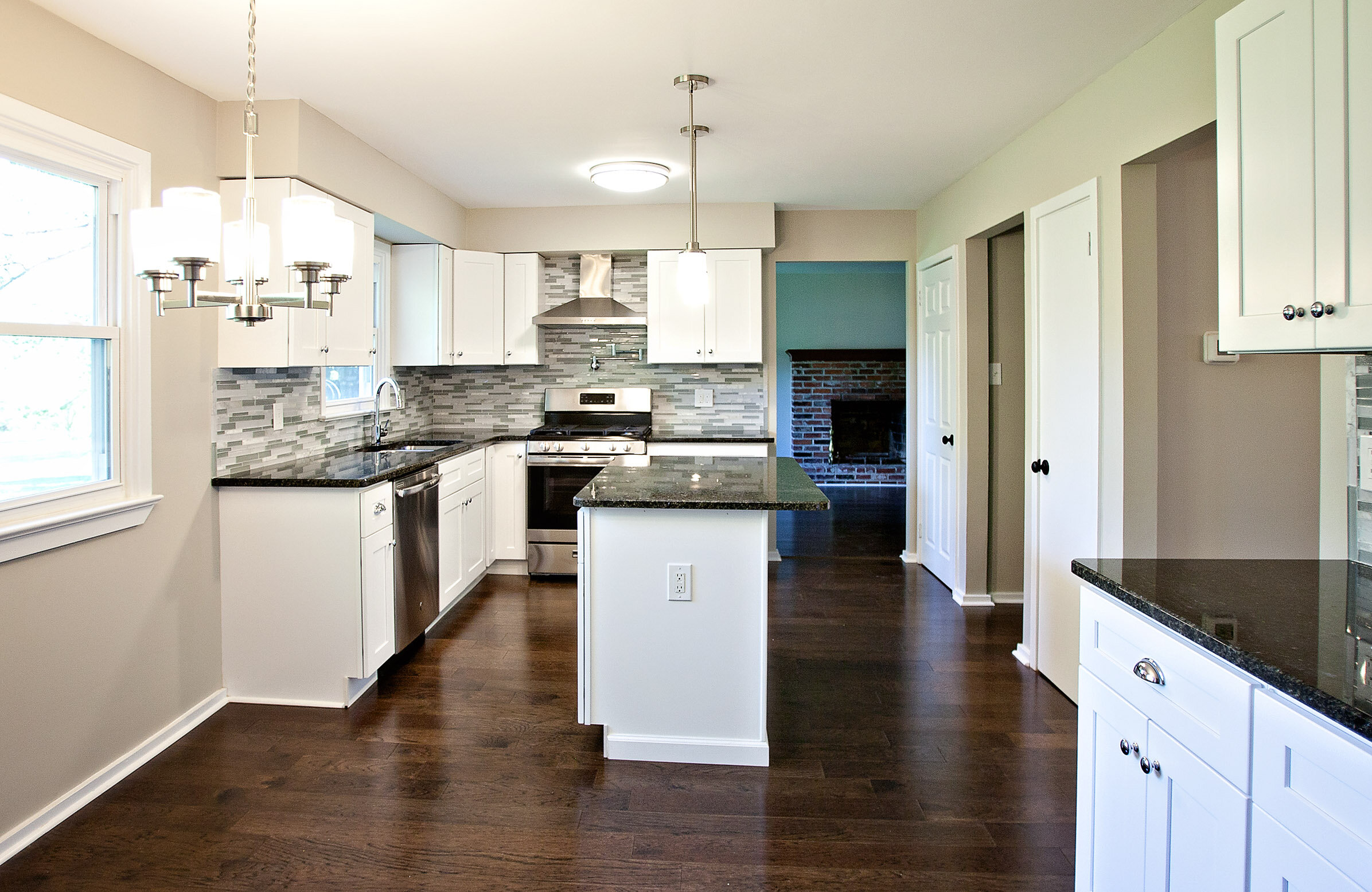 05_Kitchen1.jpg