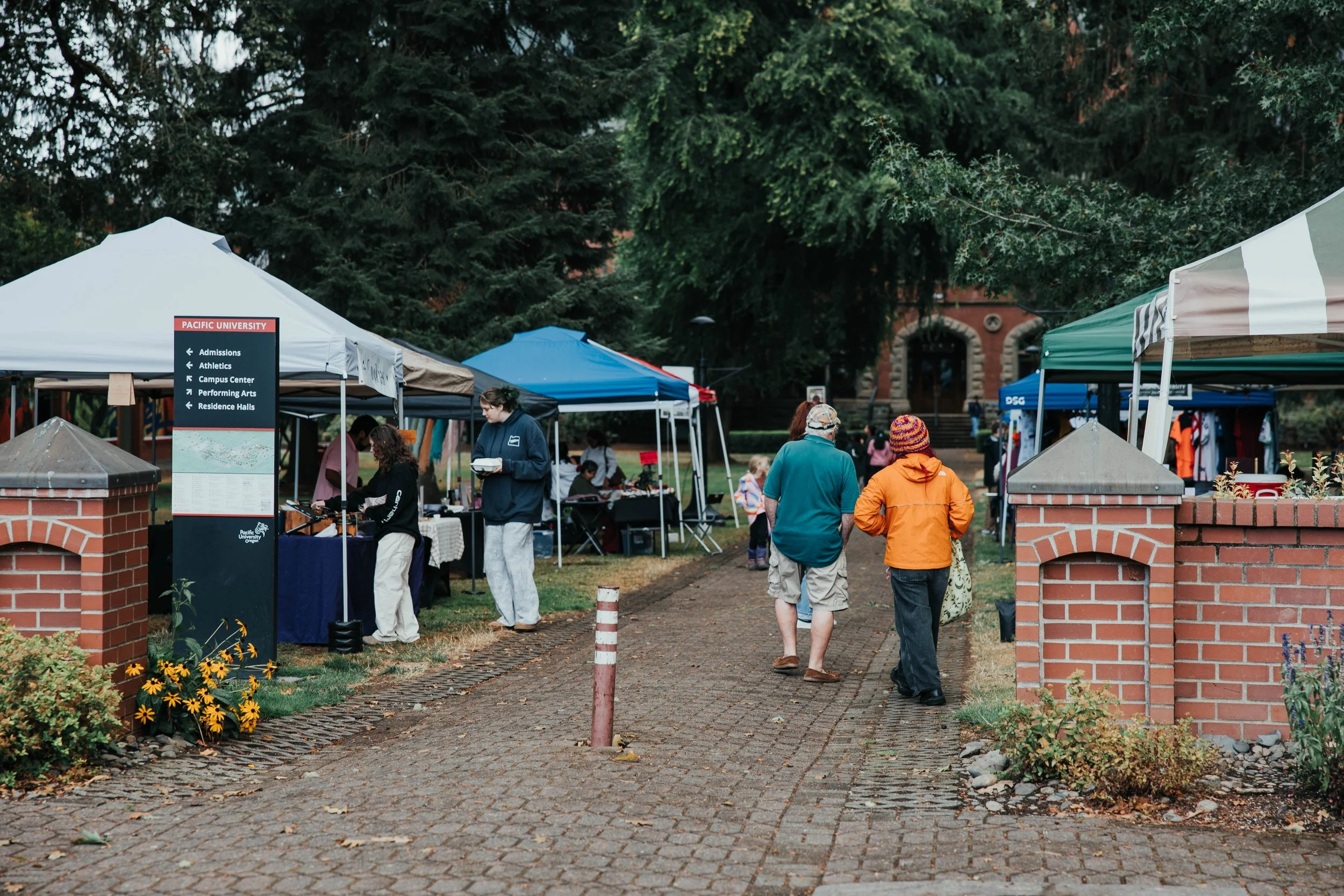 Farmers Market Welcomes Pacific University Students&nbsp;