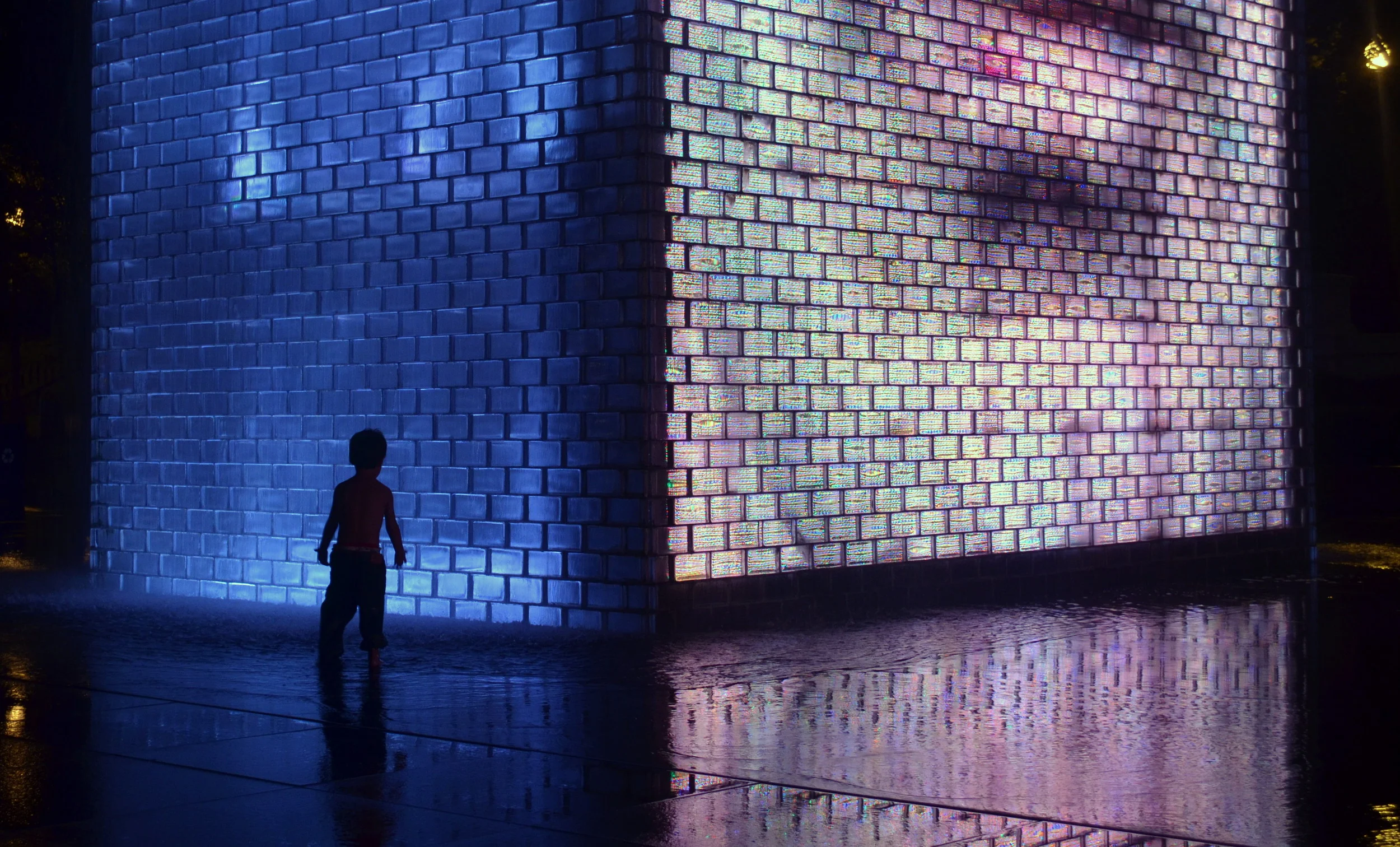 Kids Play in Millennium Park 