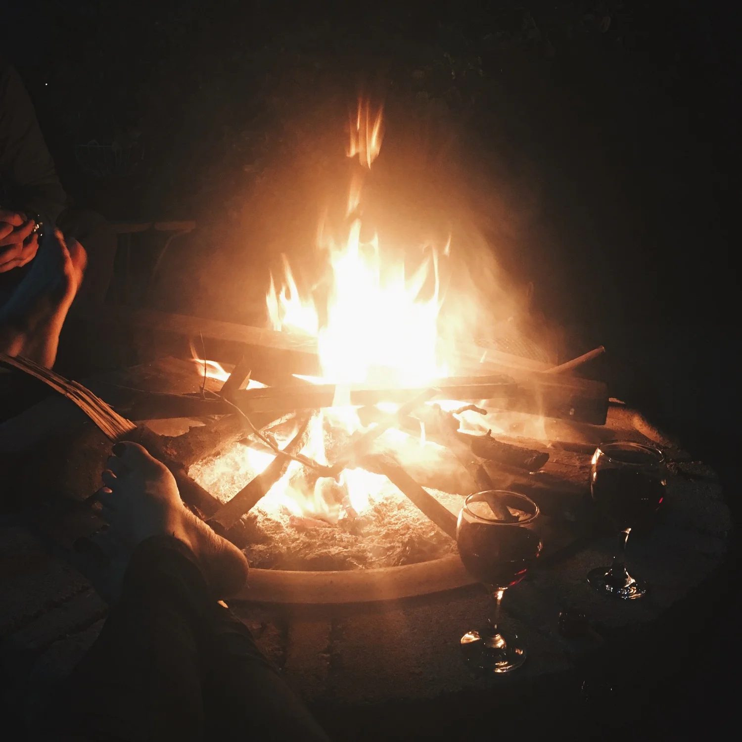 My brother has a fire pit in his backyard and one night this week, my fam and I sat around the fire, drank some wine, and toasted our toes.