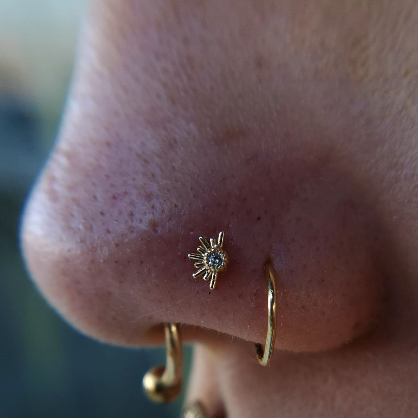 I'm still thinking about how cute this nose piercing came out! 🥹 The new Divinity jewelry we have is just stunning!

✨ Bridge &amp; I would love to work on more nose projects. There's been so much inspo out there, I hope more people get into it. 👃?