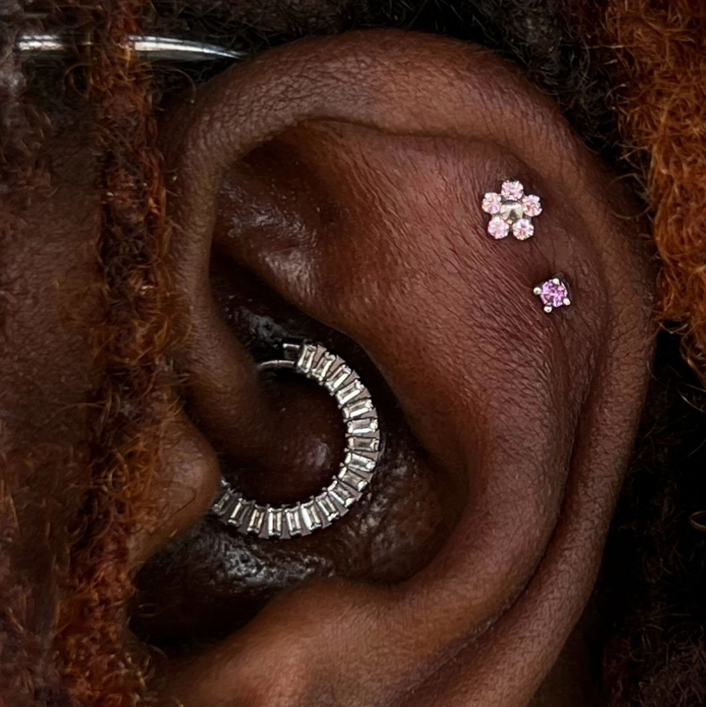 @amw.bodypiercing is open for walk-ins on Fridays this May!

 She specializes in crafting delicate and classic looks. We have a wide selection of stylish options from our new gemstone collection to achieve this desired aesthetic.

These piercings wer