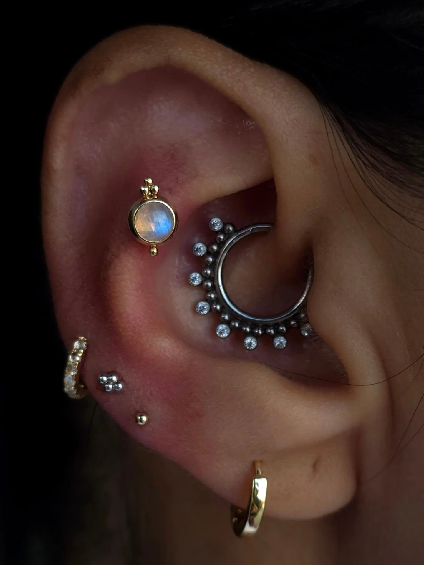 Lluliana was so much fun to work with! She came in ready to swap out some jewelry for her pre-existing piercings. ✨ She fell in love with the Moonstone in the case and left with these pieces so far.
I'm really looking forward to working with her mor