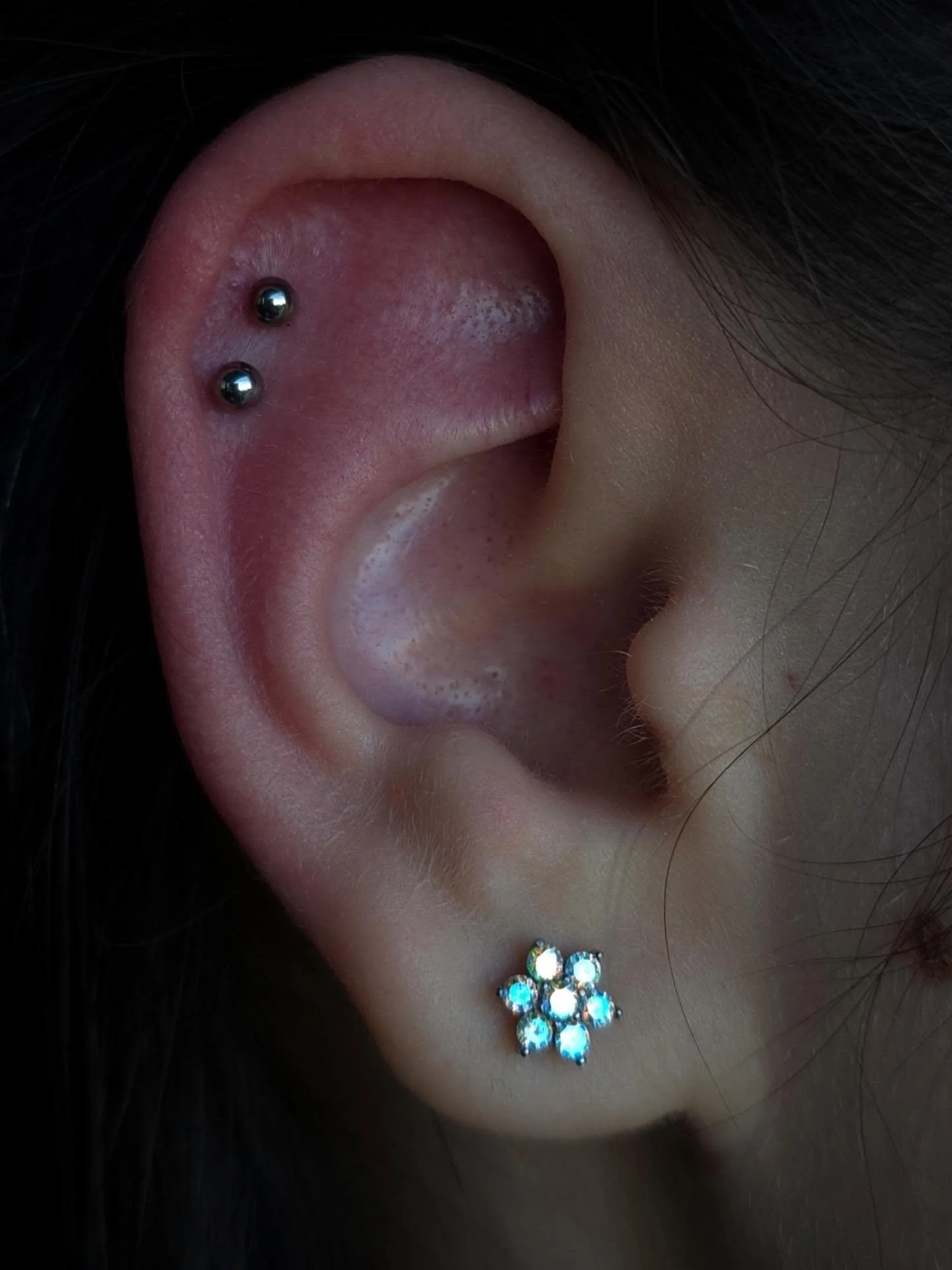 It's so satisfying to see classic titanium looks like this whenever they pop up on my feed.
I hope you like these too. 🥰
Catherine did AMAZING. These were her first piercings (besides her lobes) and she took them like a champ. 🏆 I love helping fir