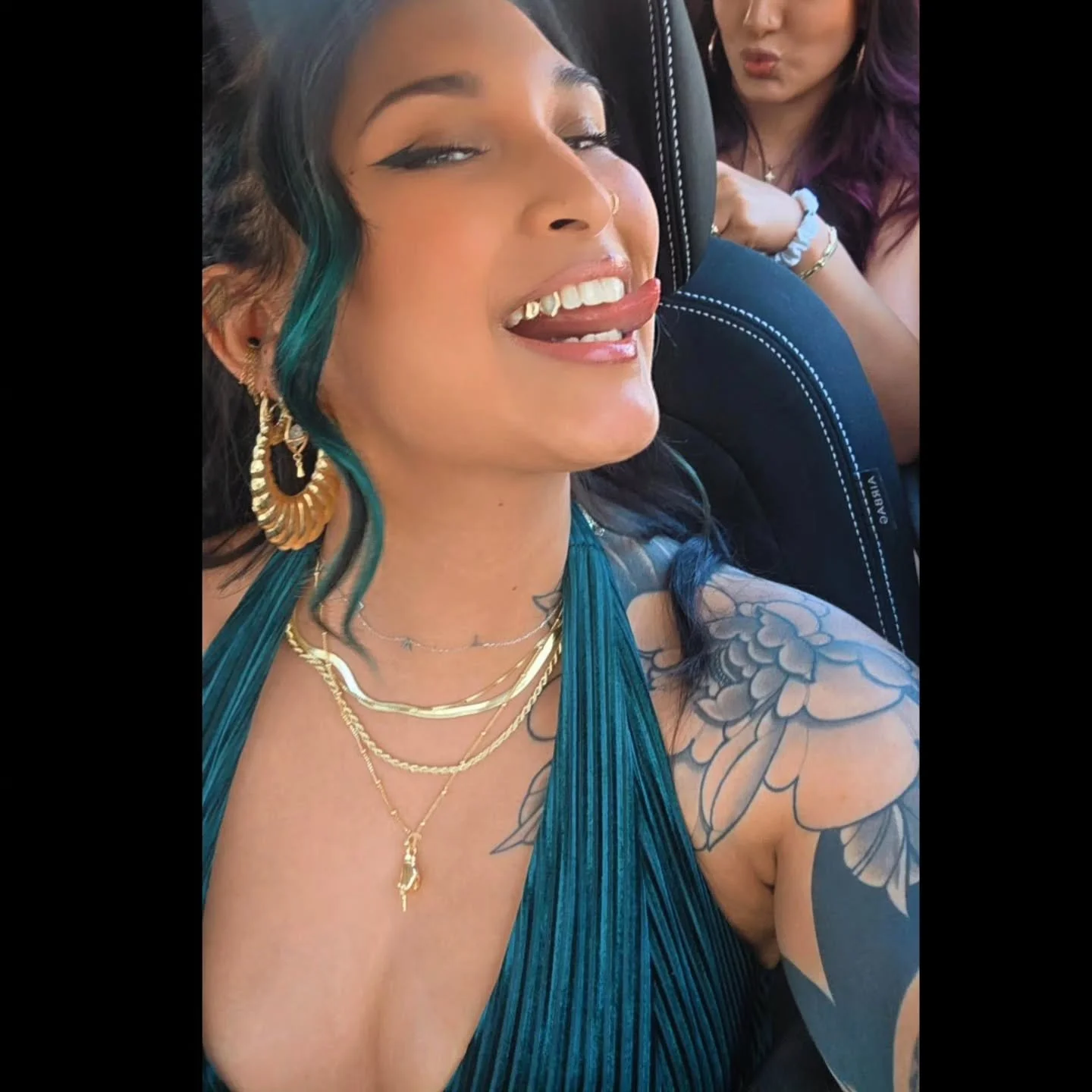 Come hang out with us 💋

Booking link in biooo ✌🏼