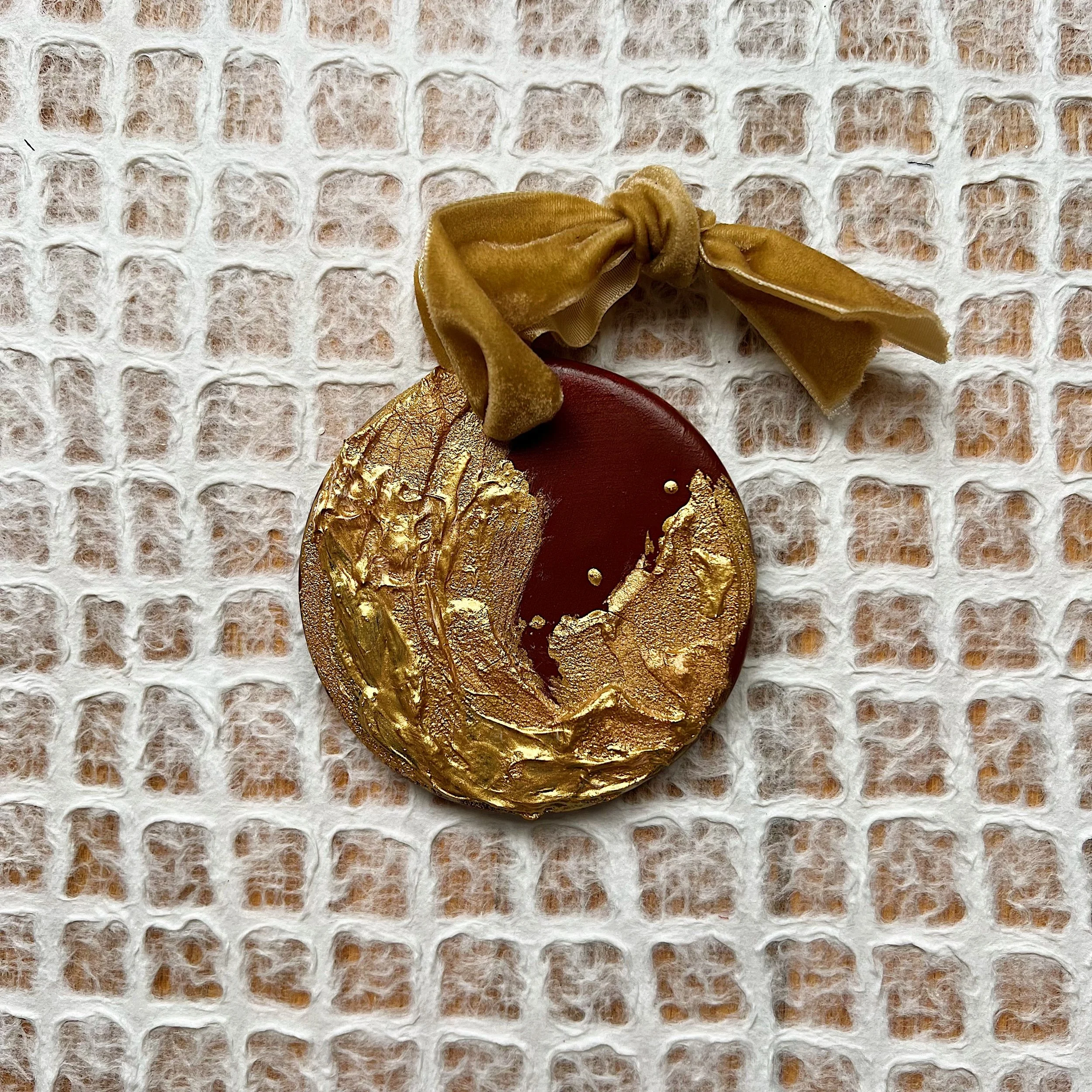 4. Gold Ceramic Daydream