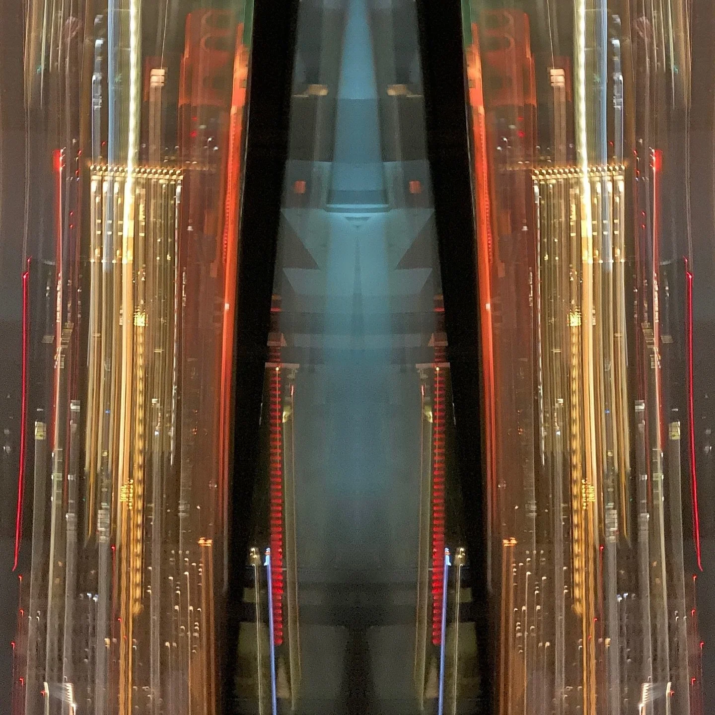 #goodbyesandiego one night wasn&rsquo;t enough to discover you. #notsure 
.
.
.
#work #travel #sandiego #surface #mixedreviews #light #night #circadianrhythm #photography