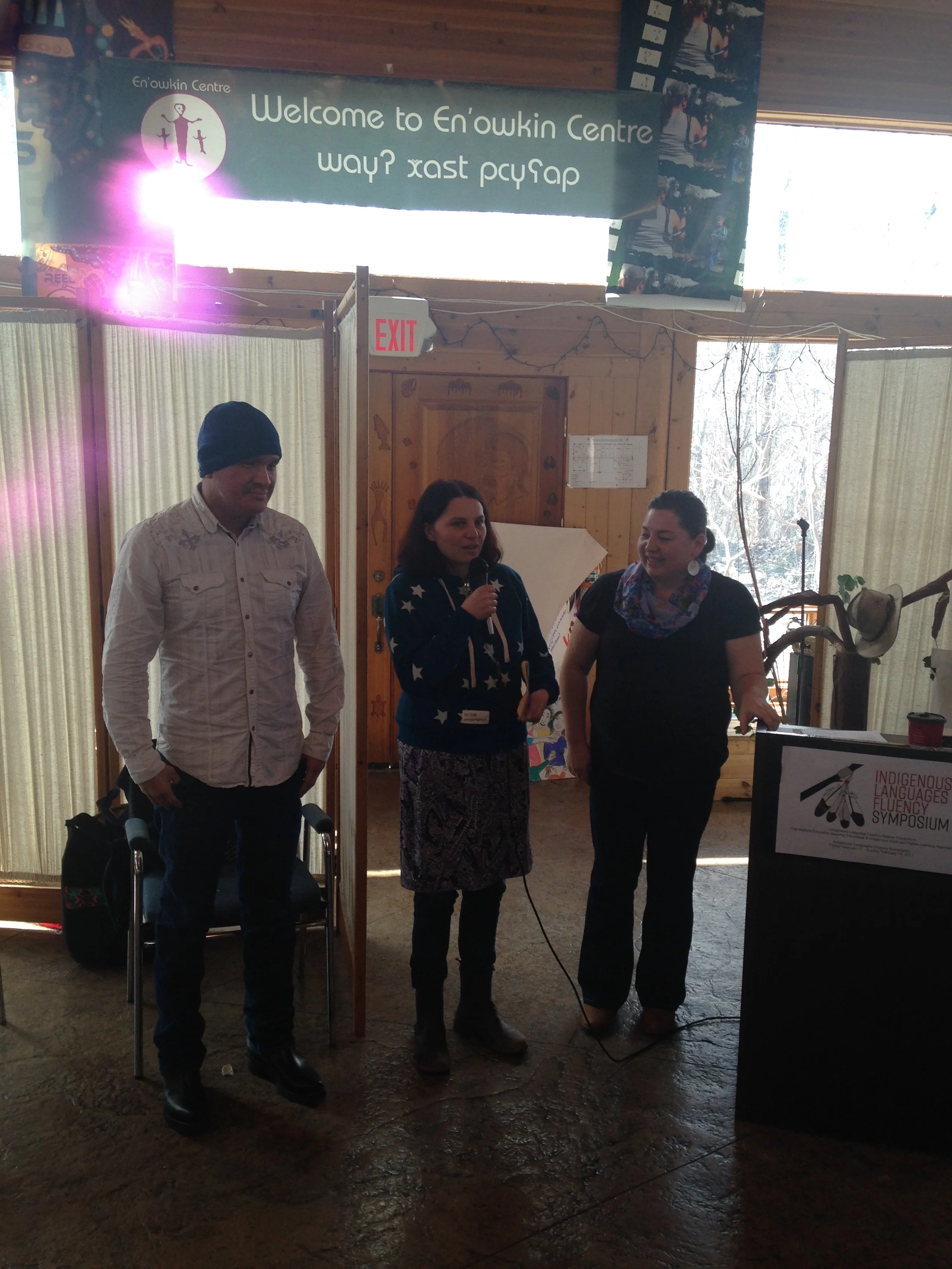 Julie Fowler (centre) presenting Tyrone Whitehawk his scholarship at the 2017 En'owkin awards ceremony with En'owkin teacher, Dr. Michelle Jack.