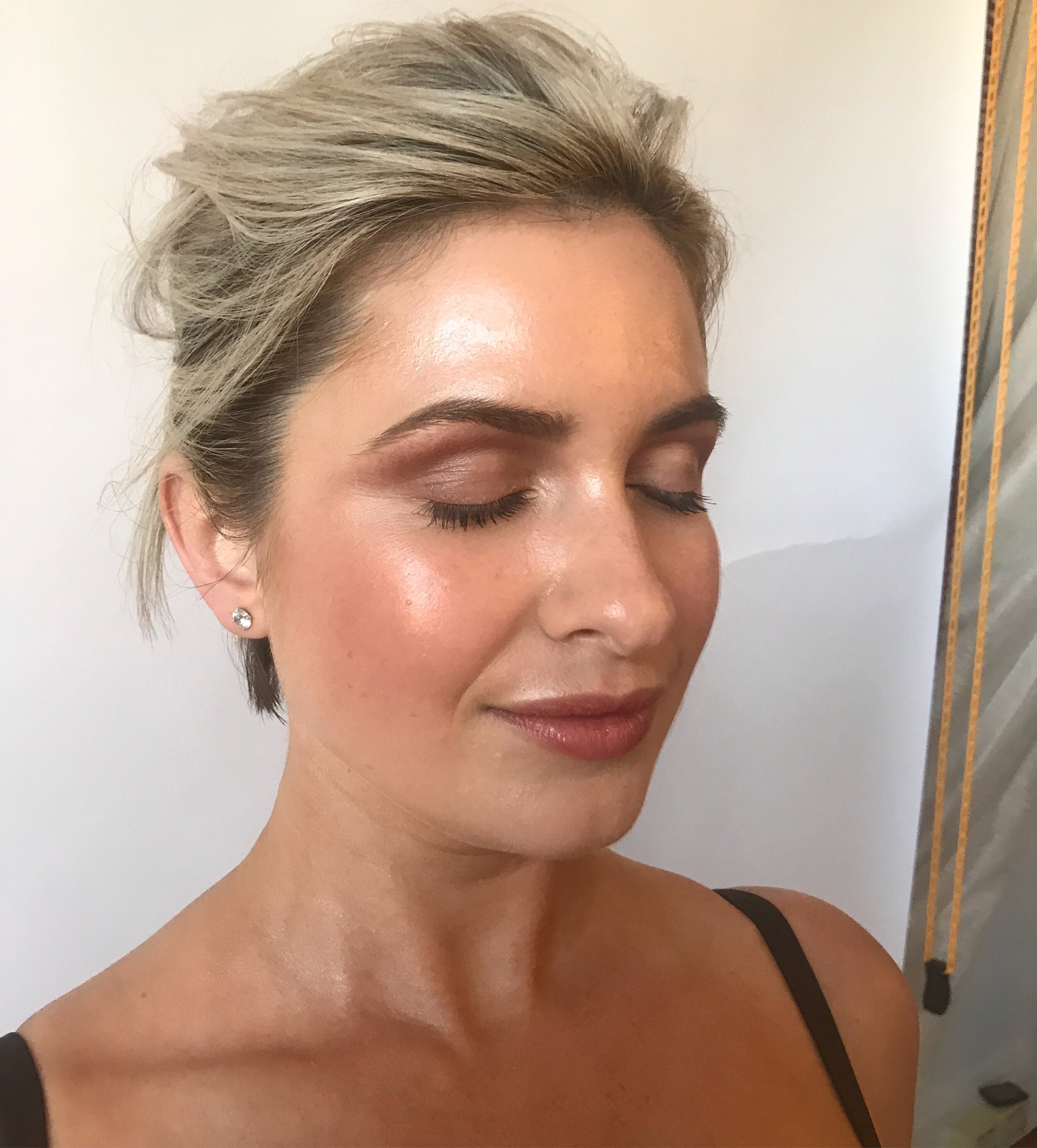 The Classic Natural Type Bride.