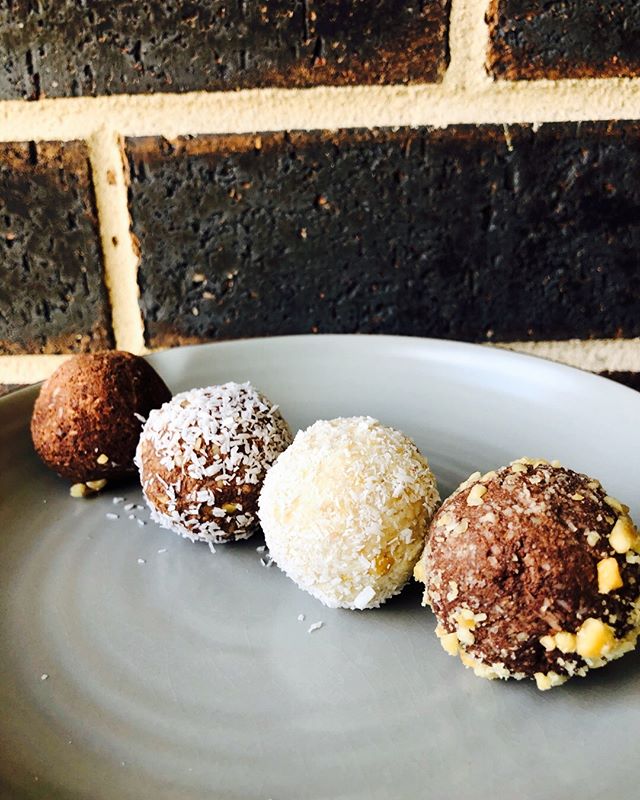 Friday you’re looking finnnneeeee 😘⠀
⠀
Check out this line up!⠀
Rolling out orders this weekend for next week. ⠀
Place your orders ASAP for delivery early next week 👌🏼⠀
⠀
#eatandtheyshallsleep #eatss⠀
.⠀
.⠀
.⠀
#proteinballs #madeingtown #glutenfree #dairyfree #sugarfree #vegan #ballsforbeds #eatourballs #haveyougottheballs #givingback #lovewhatwedo #thailand #cleaneating #womeninbusiness #supportlocal #supportsmallbusiness #geelong #geelongbusiness #melbourne #melbournebusiness #ladystartup #glutenfreegeelong #glutenfreemelbourne
