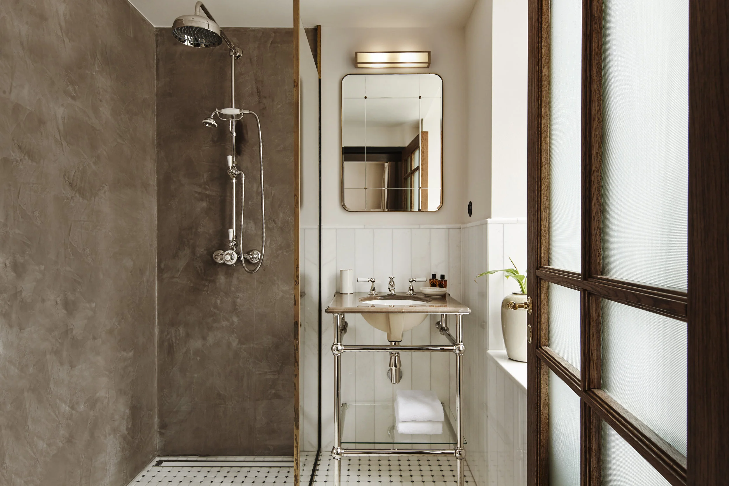 w+b_1047.jpg